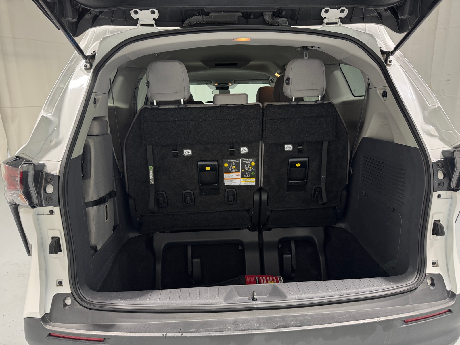 Thumbnail: 2023 Toyota Sienna - 7