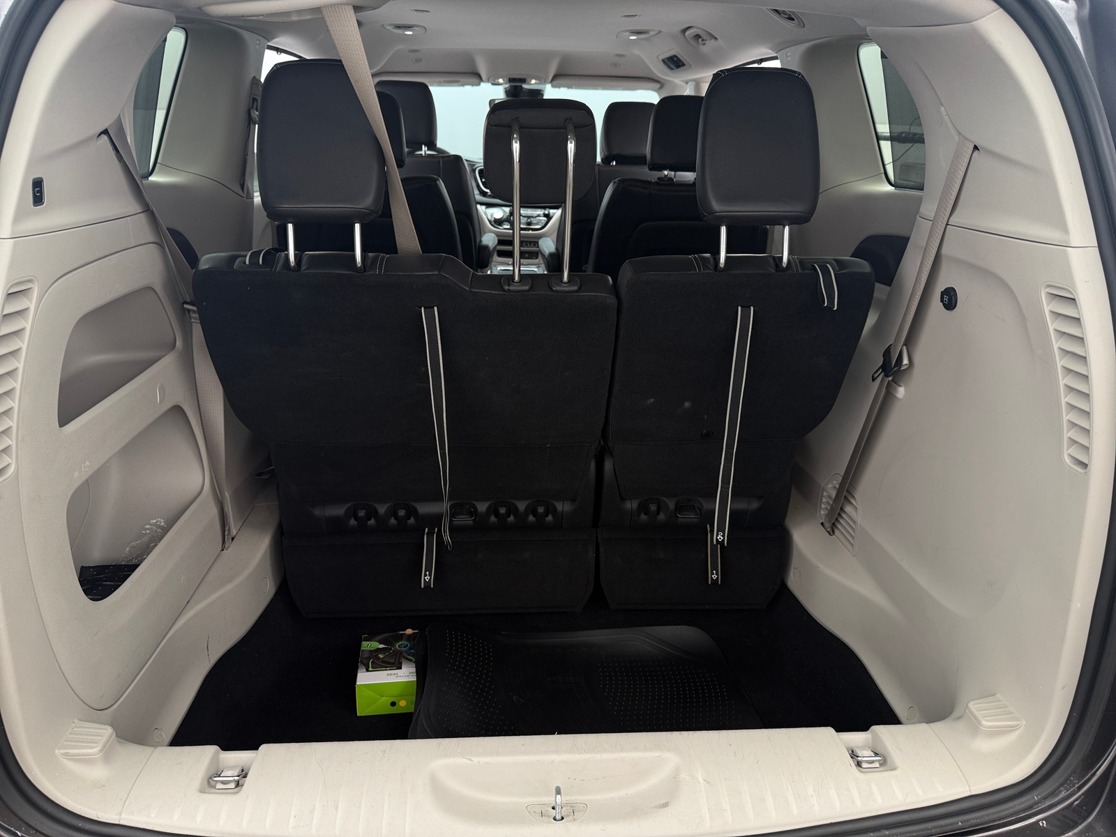 Thumbnail: 2022 Chrysler Pacifica - 6