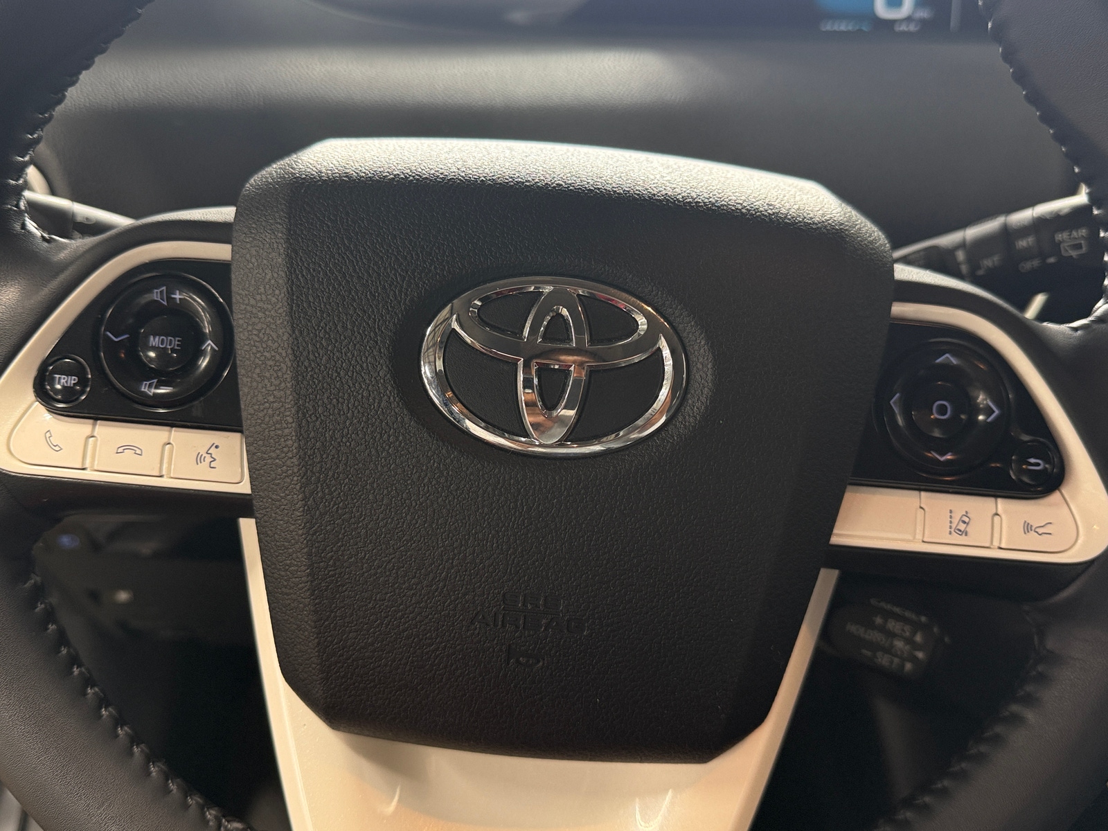 Thumbnail: 2018 Toyota Prius - 5