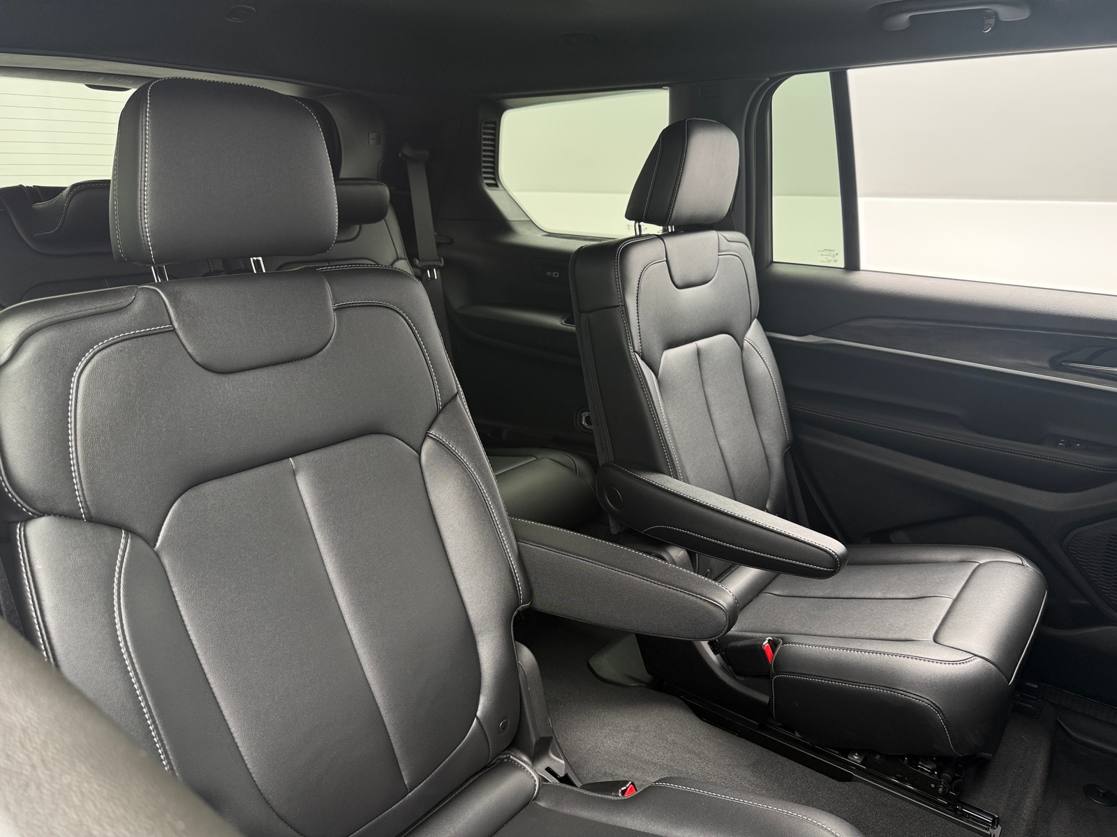 Thumbnail: 2025 Jeep Grand Cherokee L - 5