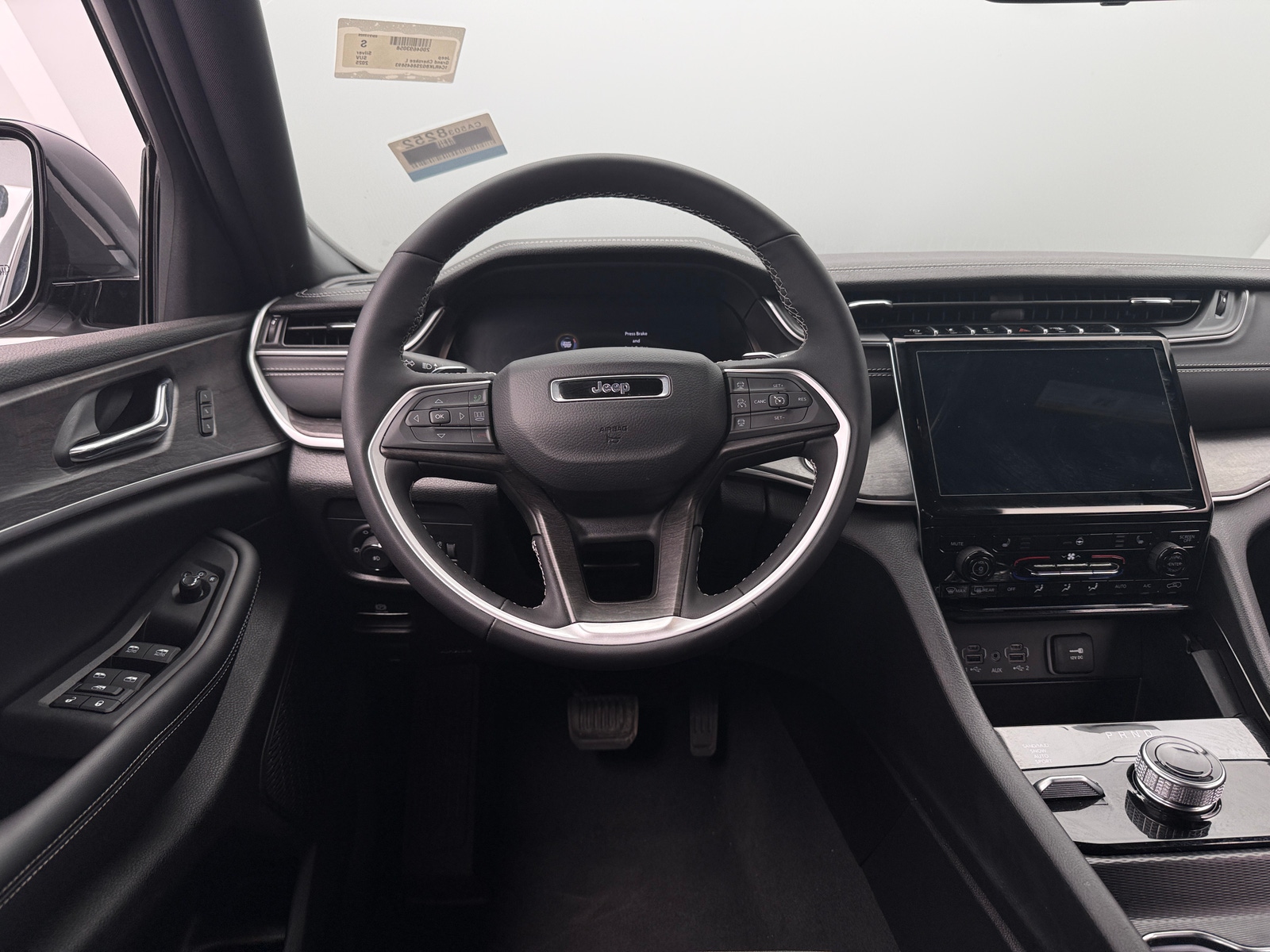 Thumbnail: 2025 Jeep Grand Cherokee L - 4