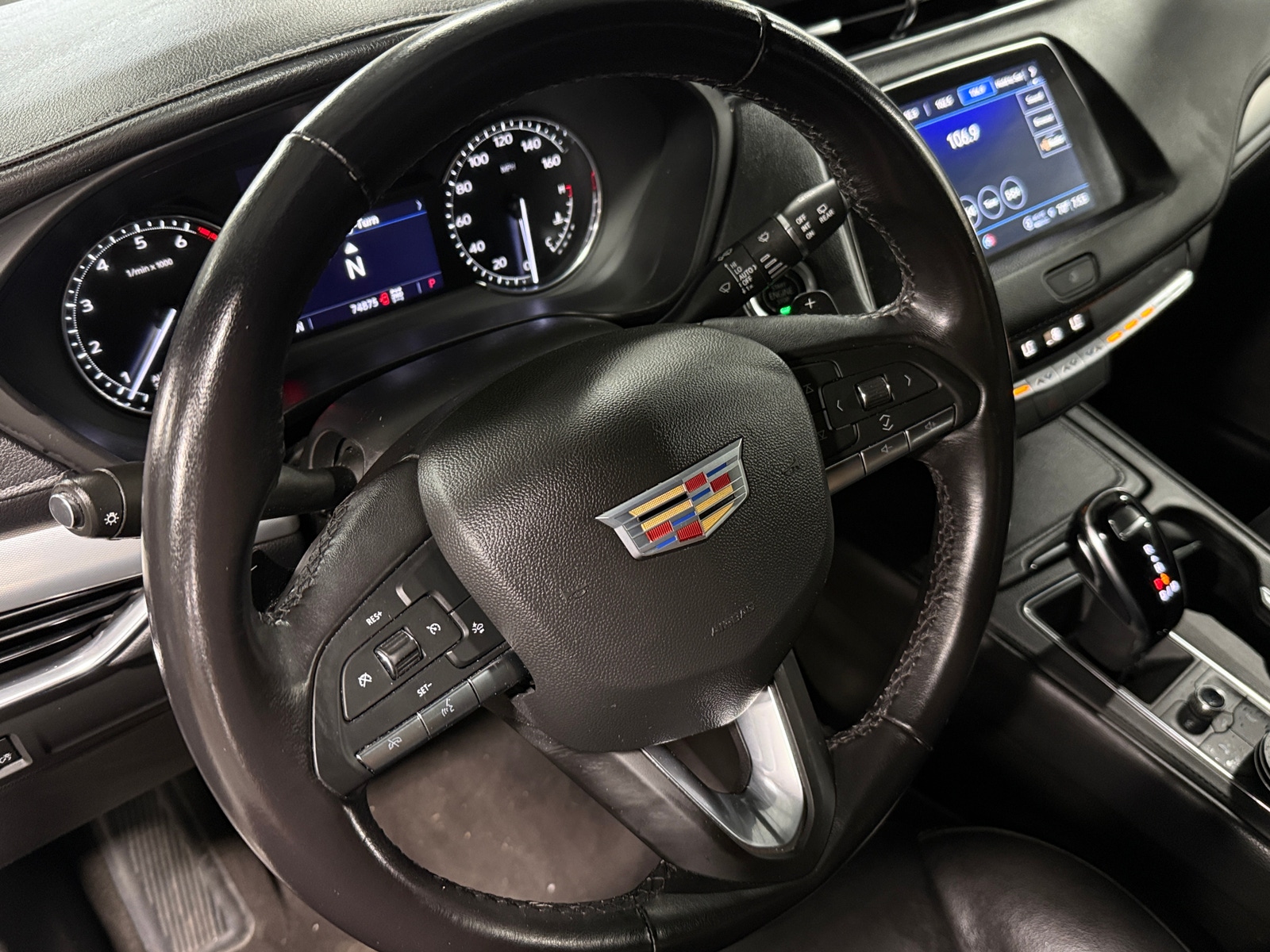 Thumbnail: 2022 Cadillac XT4 - 4