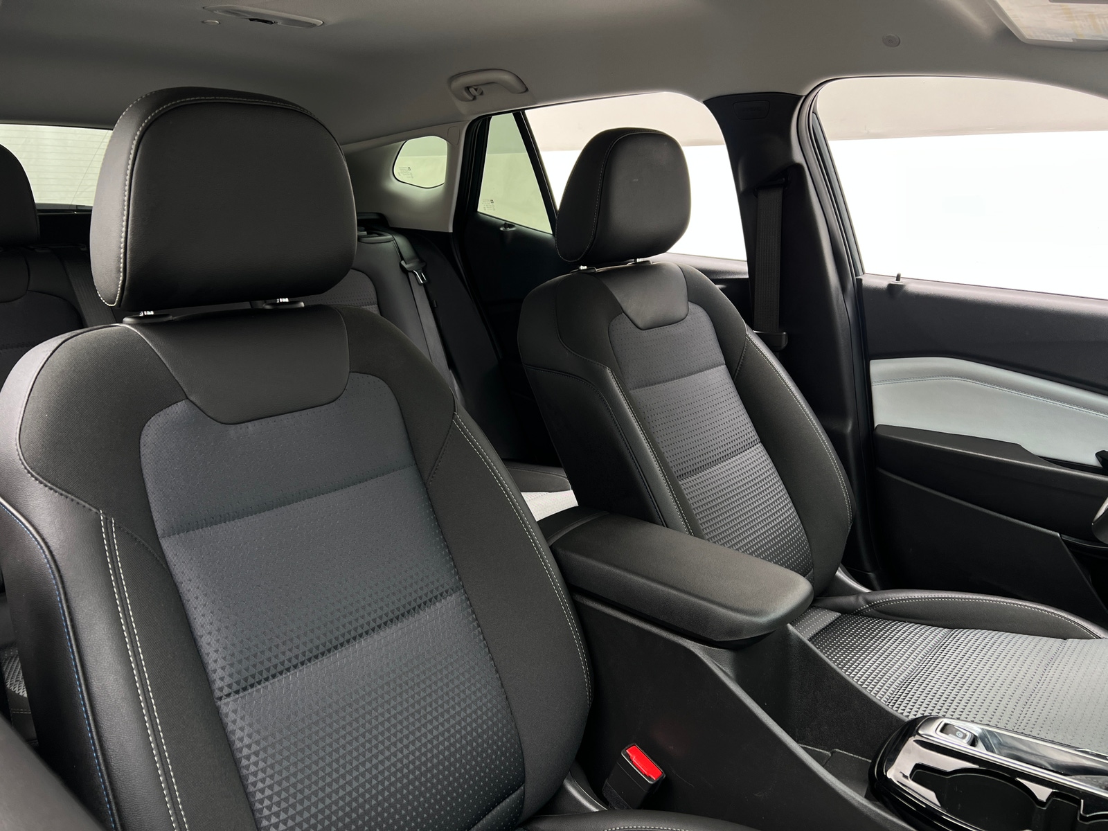 Thumbnail: 2025 Chevrolet Trax - 2