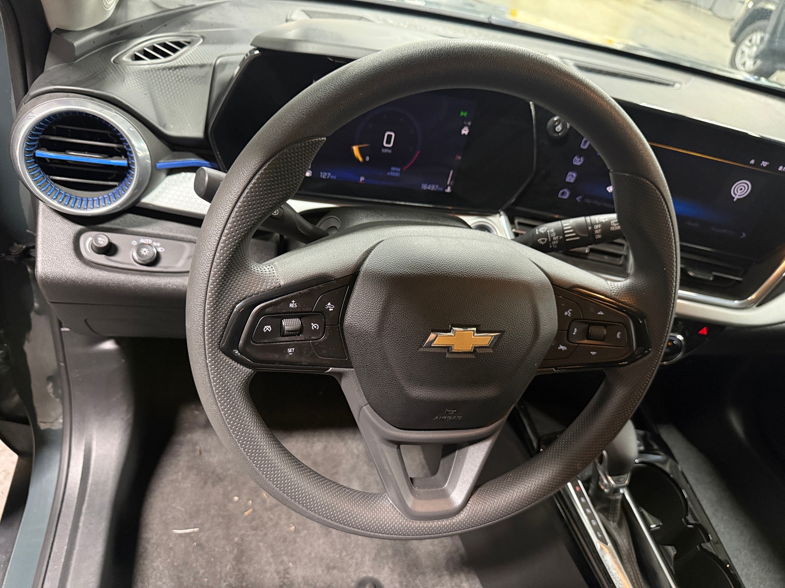 Thumbnail: 2025 Chevrolet Trax - 5