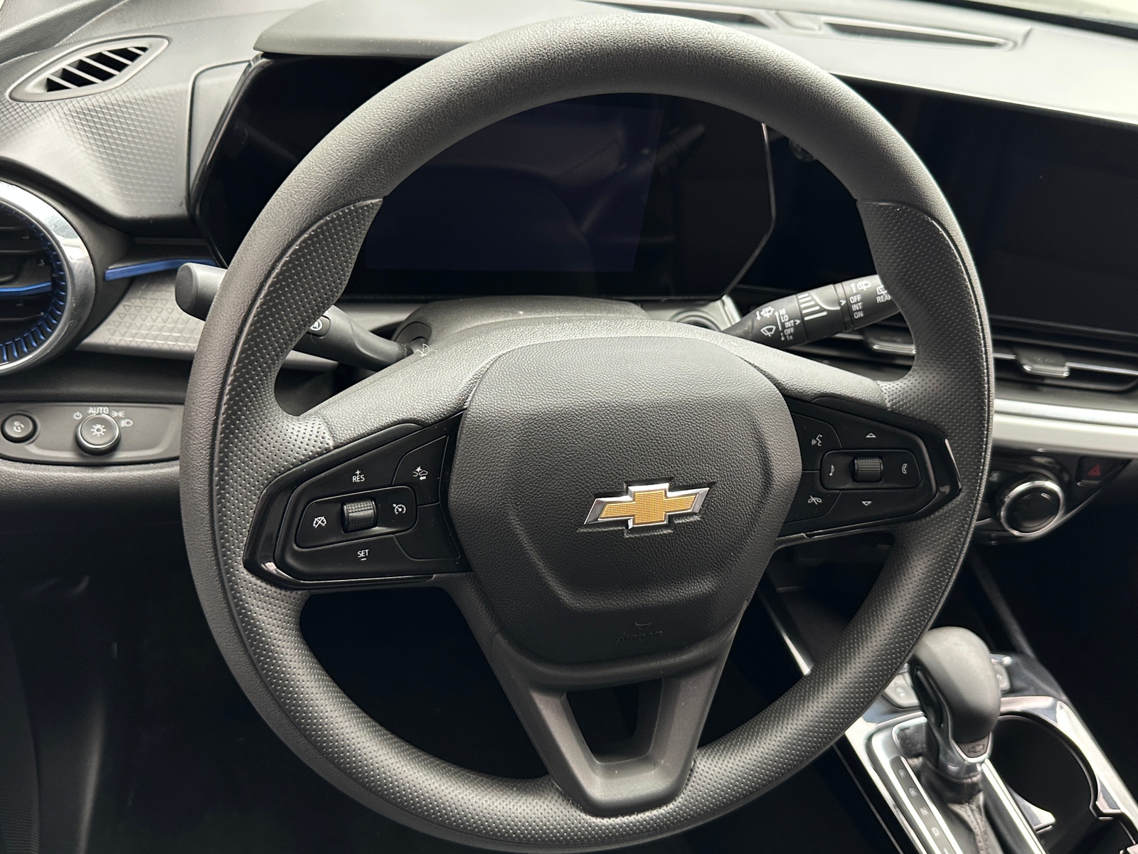 Thumbnail: 2025 Chevrolet Trax - 5