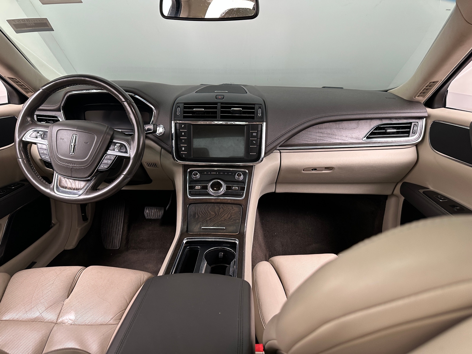 Thumbnail: 2017 Lincoln Continental - 2