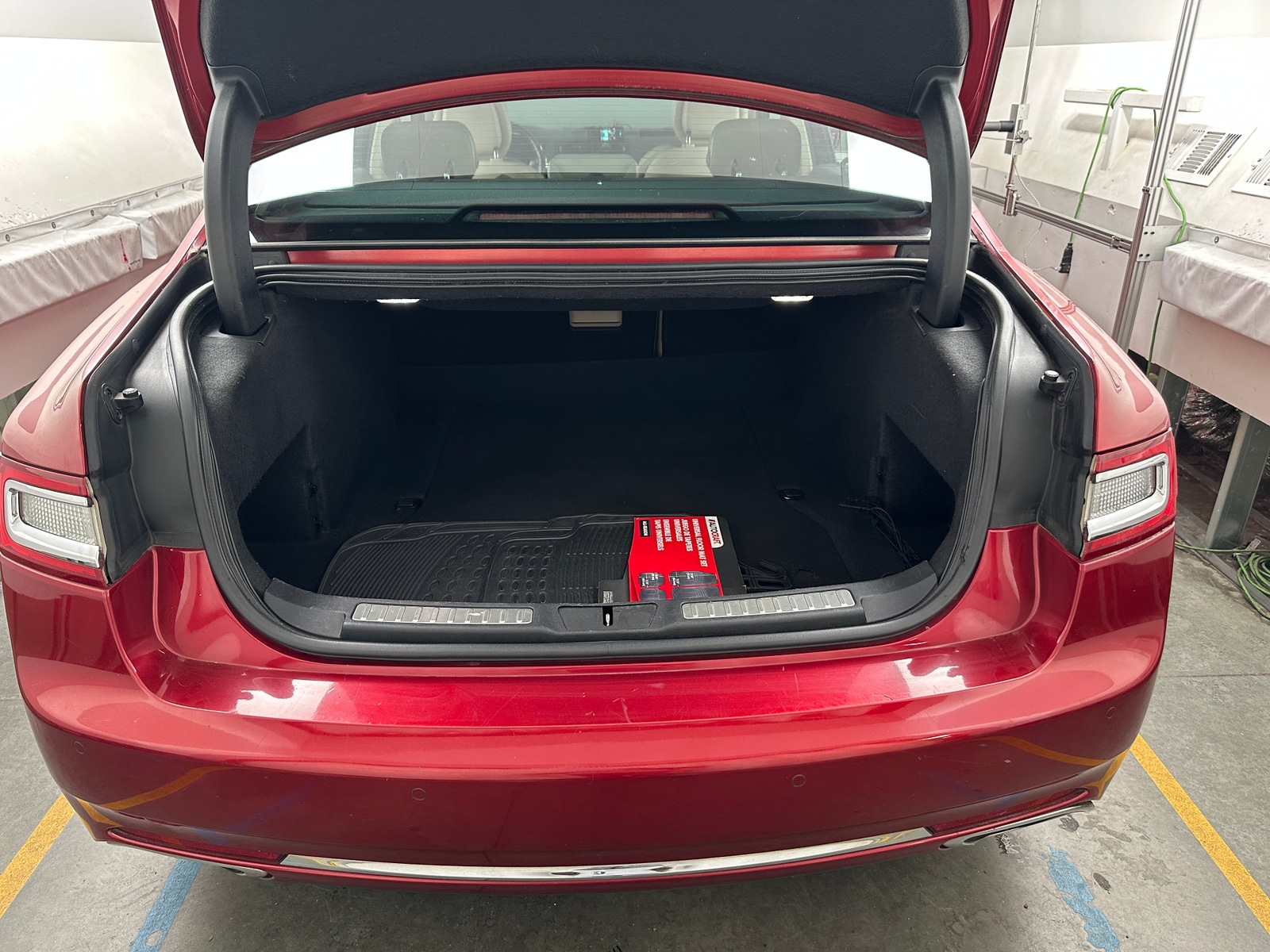 Thumbnail: 2017 Lincoln Continental - 6