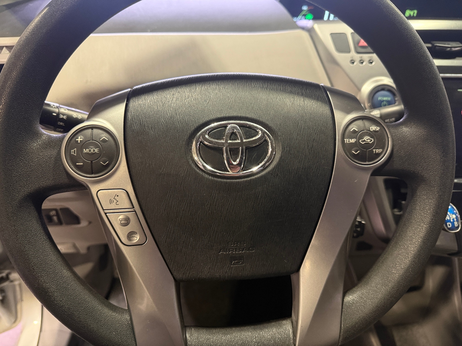 Thumbnail: 2017 Toyota Prius v - 5