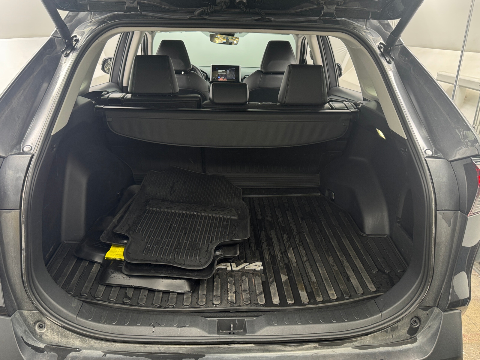 Thumbnail: 2025 Toyota RAV4 - 6