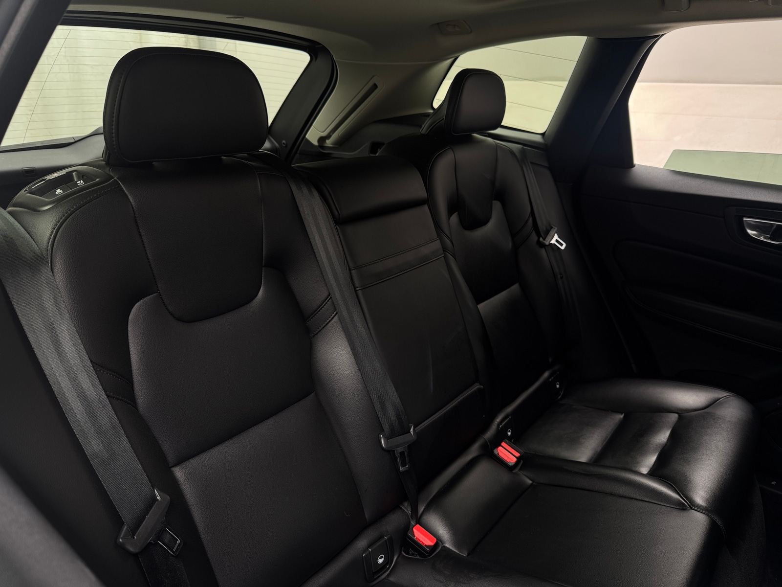 Thumbnail: 2023 Volvo XC60 - 5