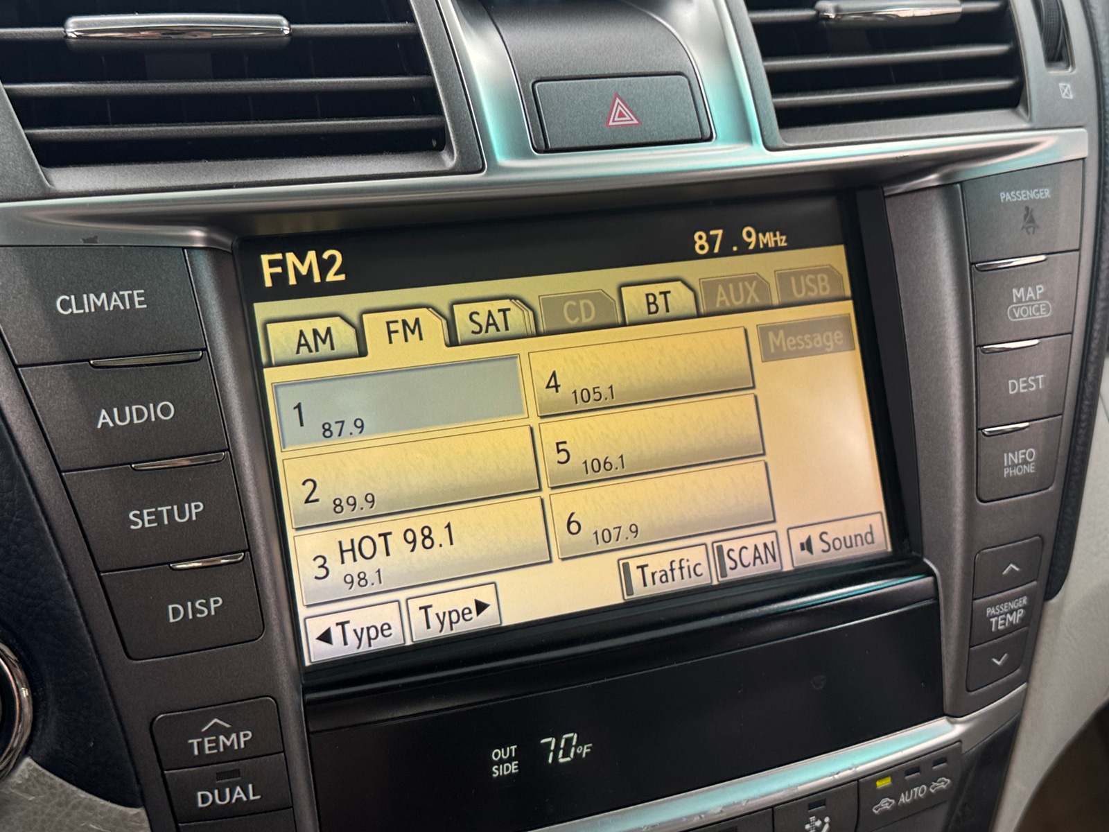 Thumbnail: 2012 Lexus LS - 3