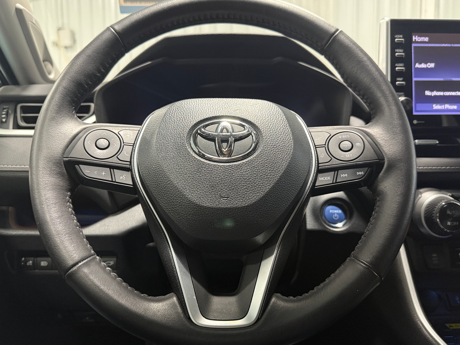 Thumbnail: 2022 Toyota RAV4 - 4