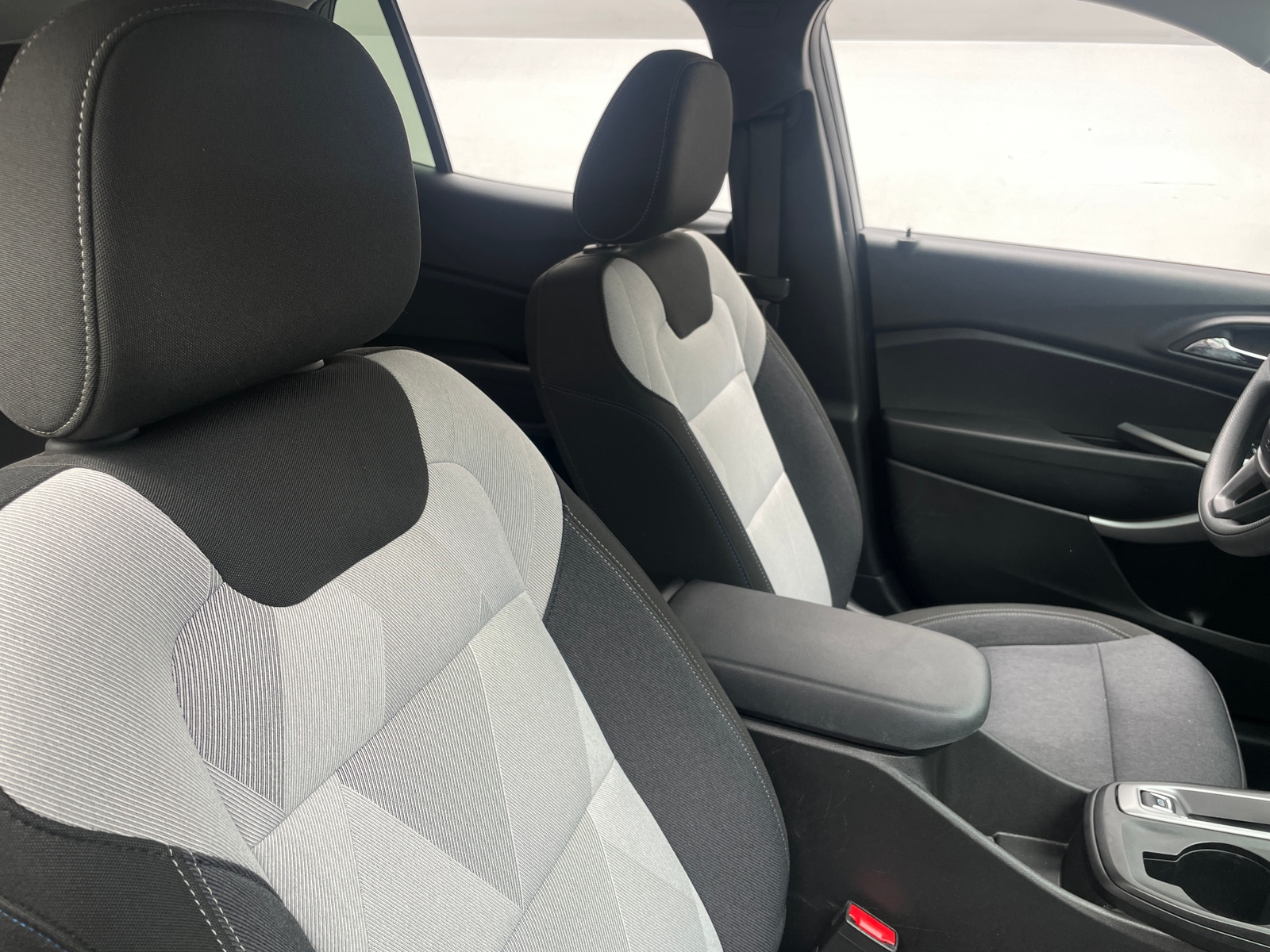 Thumbnail: 2025 Chevrolet Trax - 2