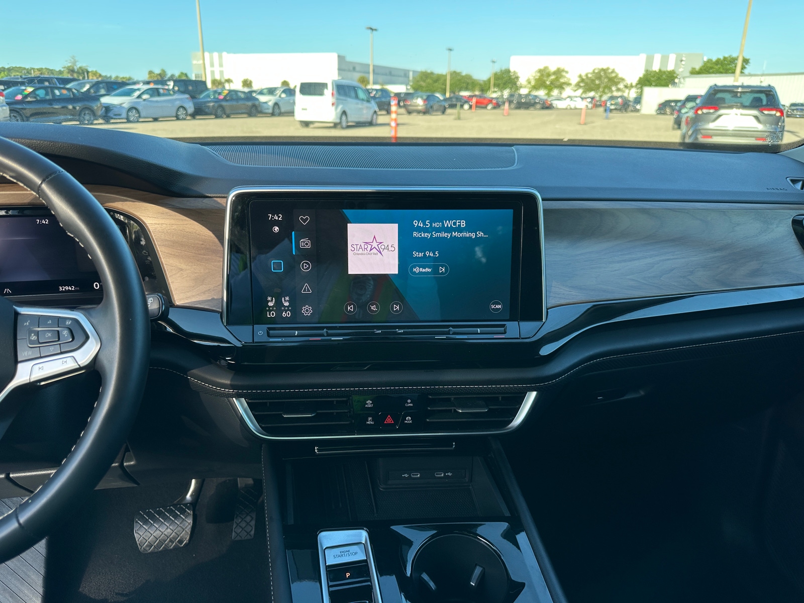 Thumbnail: 2025 Volkswagen Atlas - 3