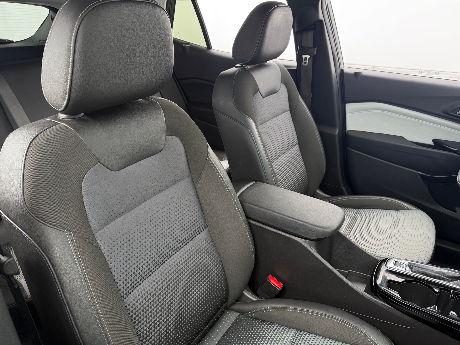 Thumbnail: 2025 Chevrolet Trax - 2