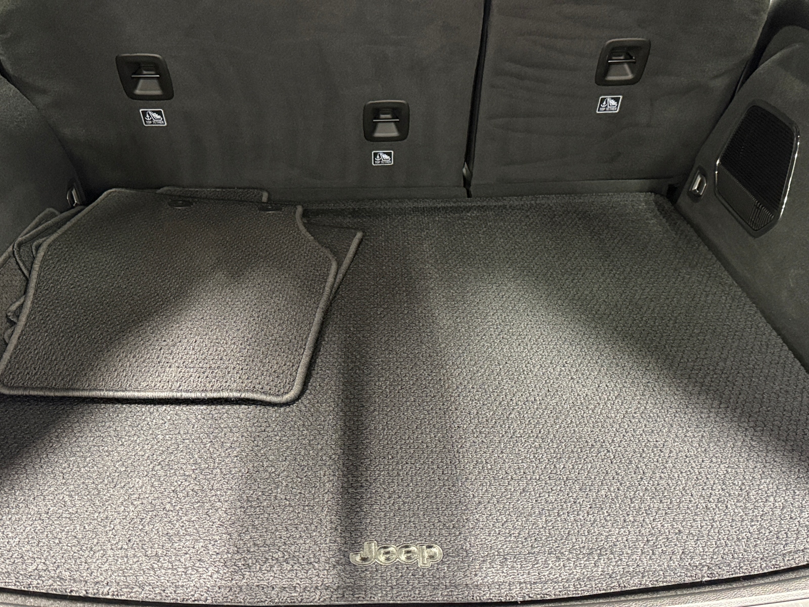 Thumbnail: 2025 Jeep Grand Cherokee - 6