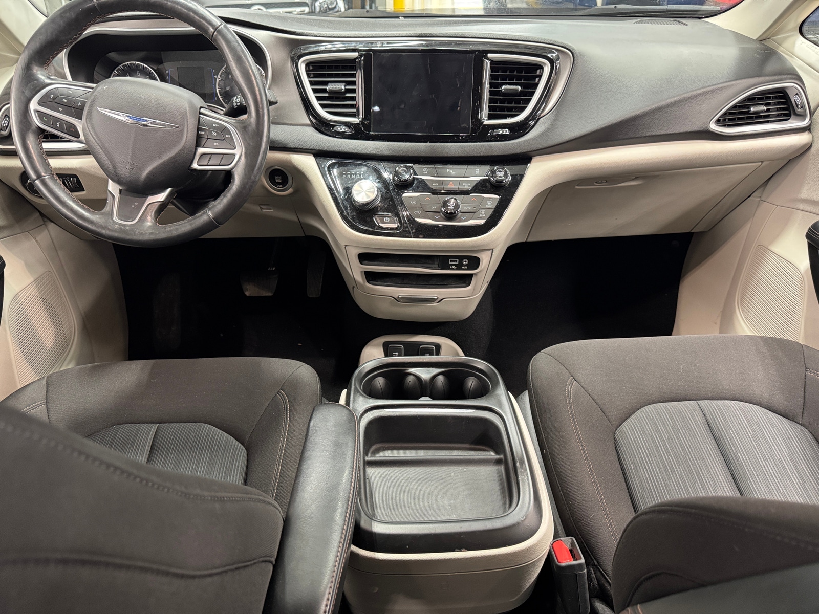 Thumbnail: 2020 Chrysler Pacifica - 3