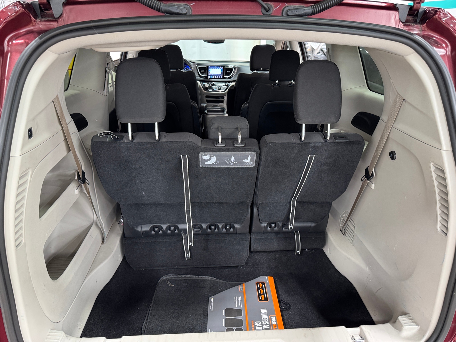 Thumbnail: 2020 Chrysler Pacifica - 7