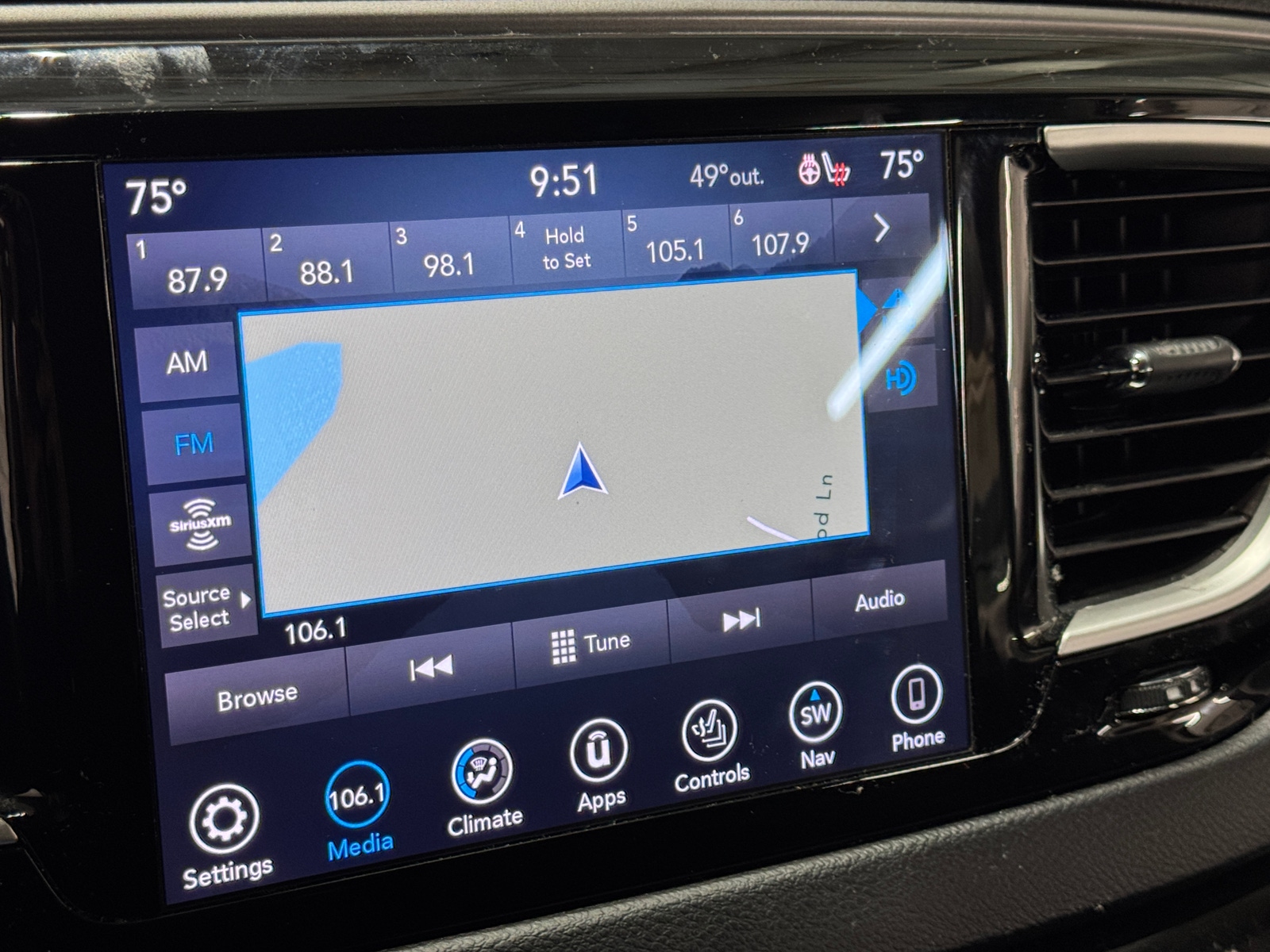 Thumbnail: 2020 Chrysler Pacifica - 4