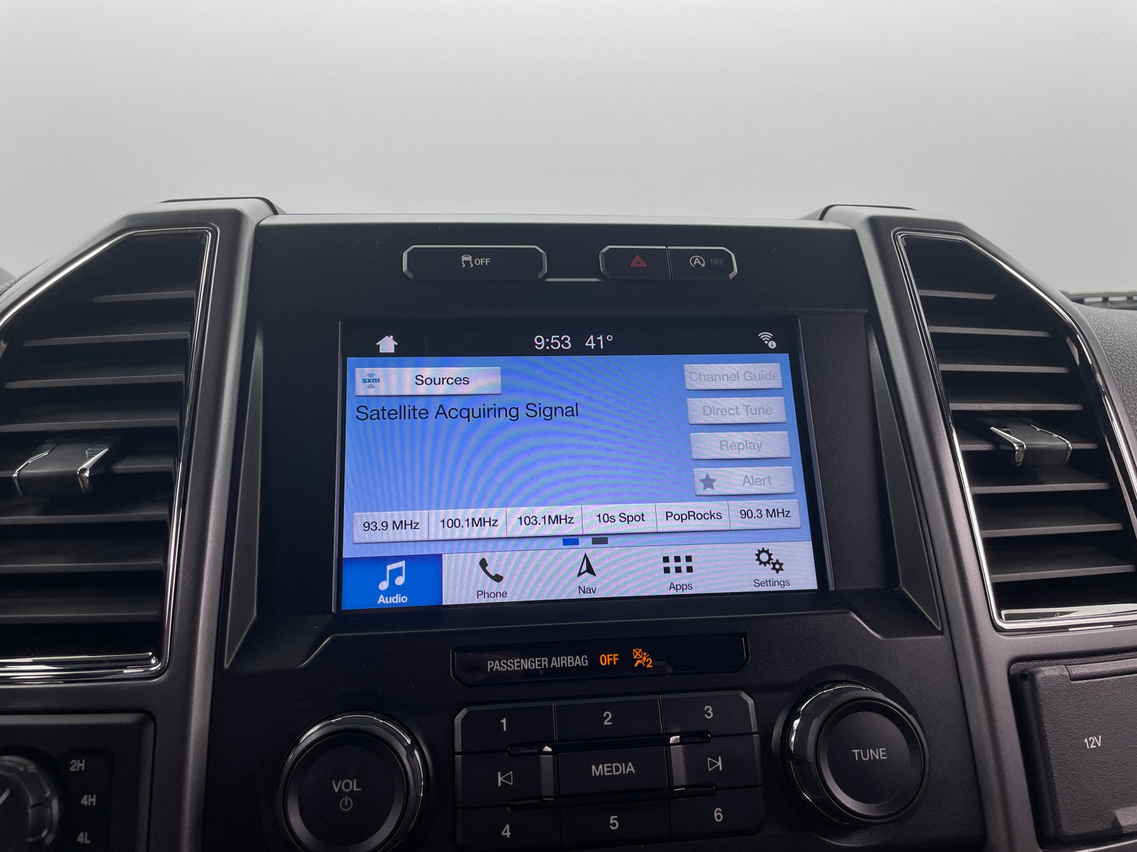 Thumbnail: 2019 Ford Econoline - 4