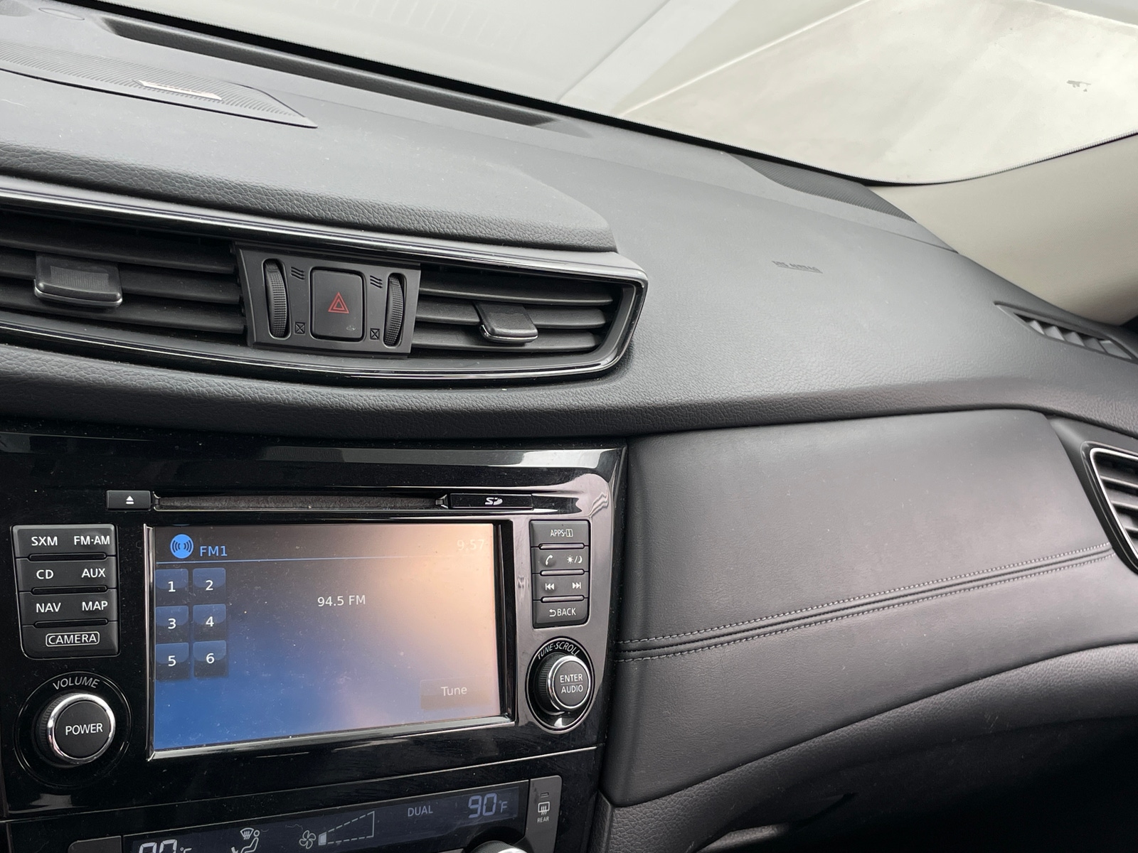 Thumbnail: 2017 Nissan Rogue - 3