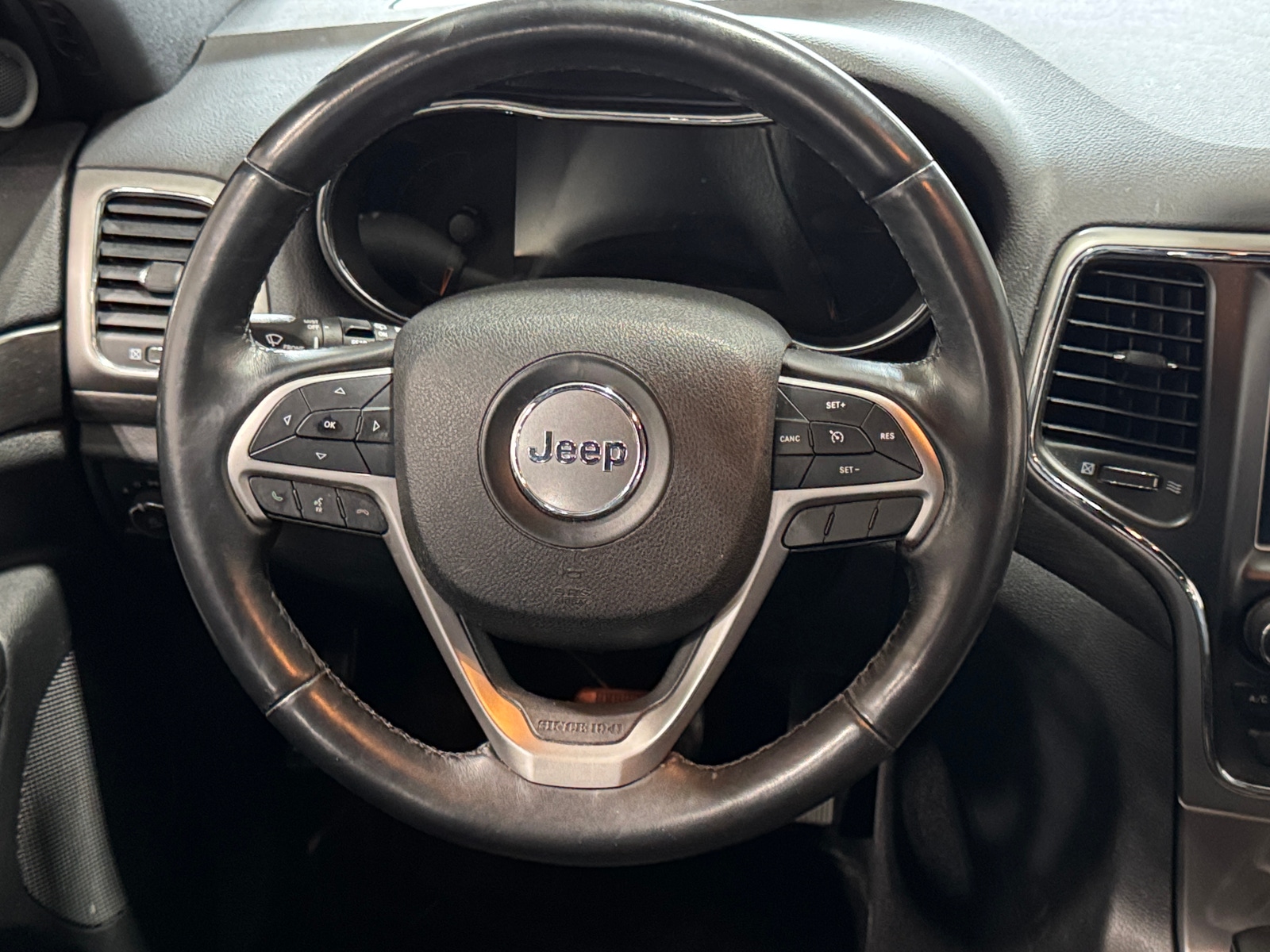 Thumbnail: 2018 Jeep Grand Cherokee - 5