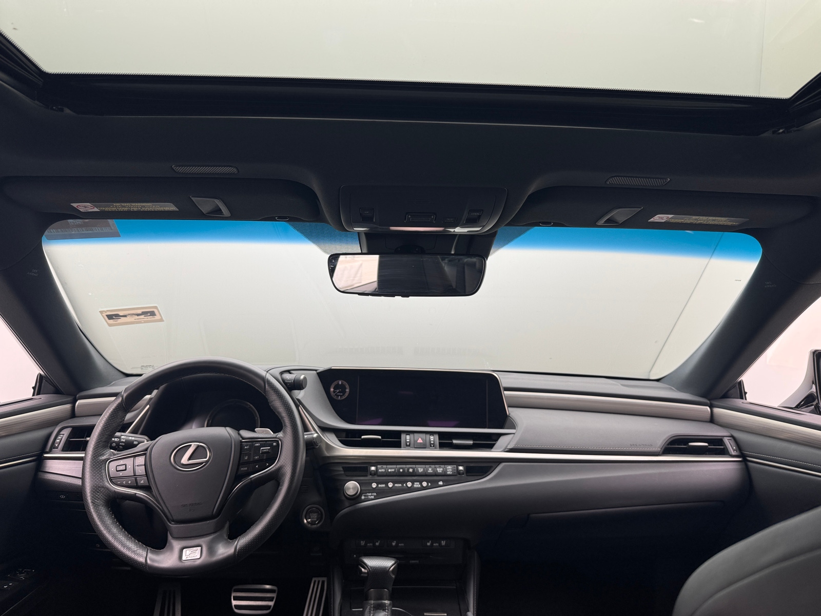 Thumbnail: 2021 Lexus ES - 2