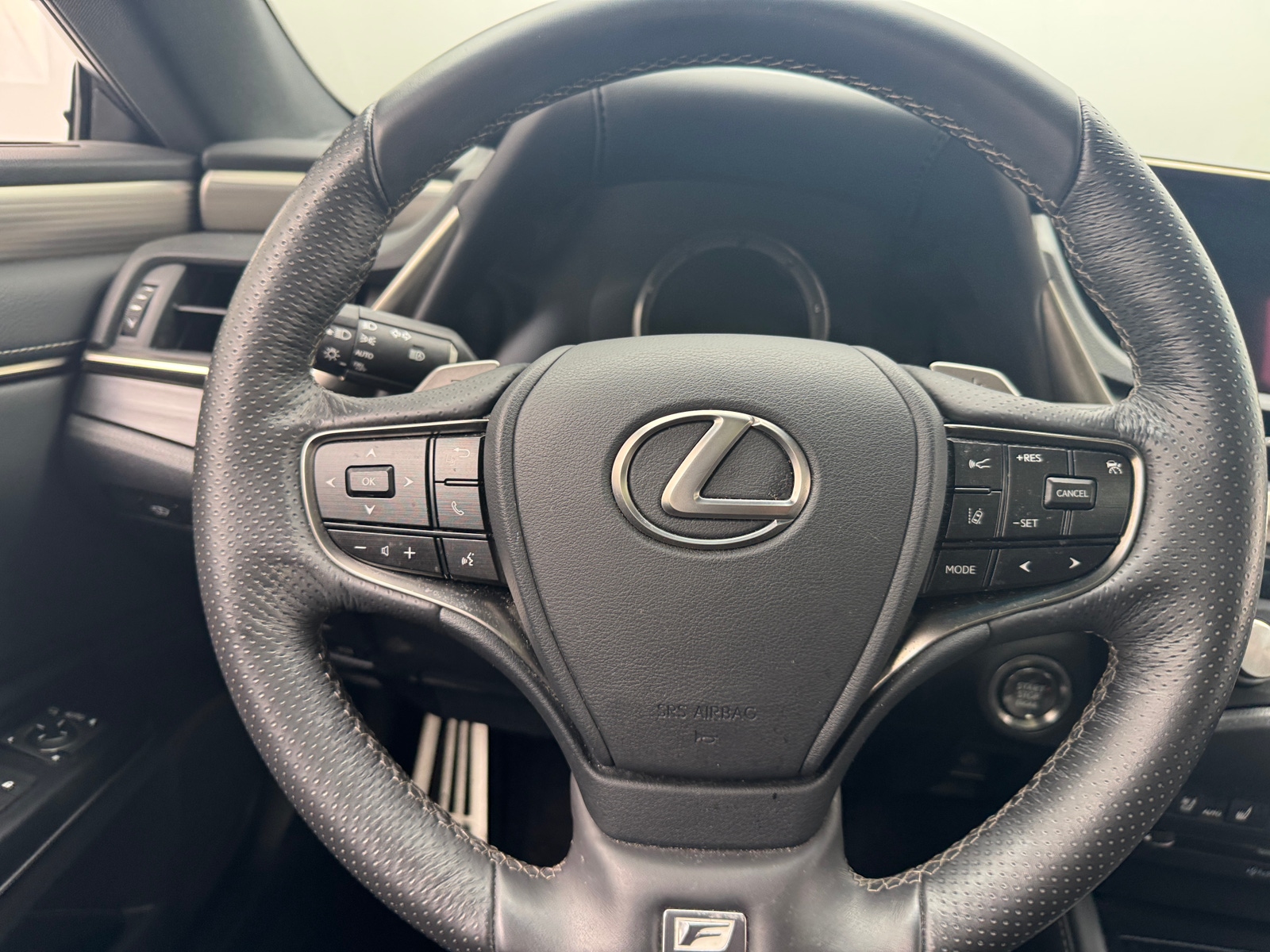 Thumbnail: 2021 Lexus ES - 4