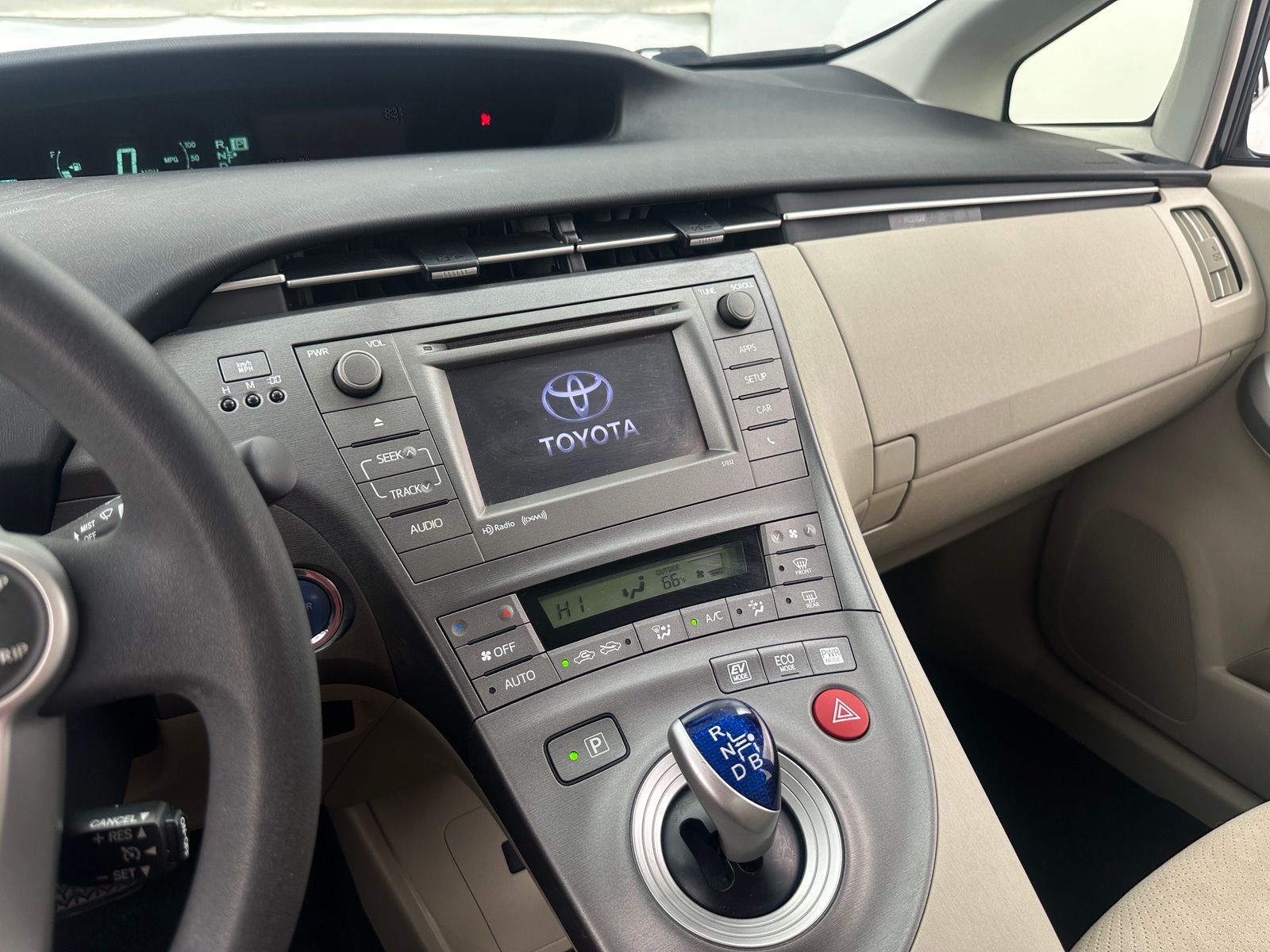 Thumbnail: 2012 Toyota Prius - 4