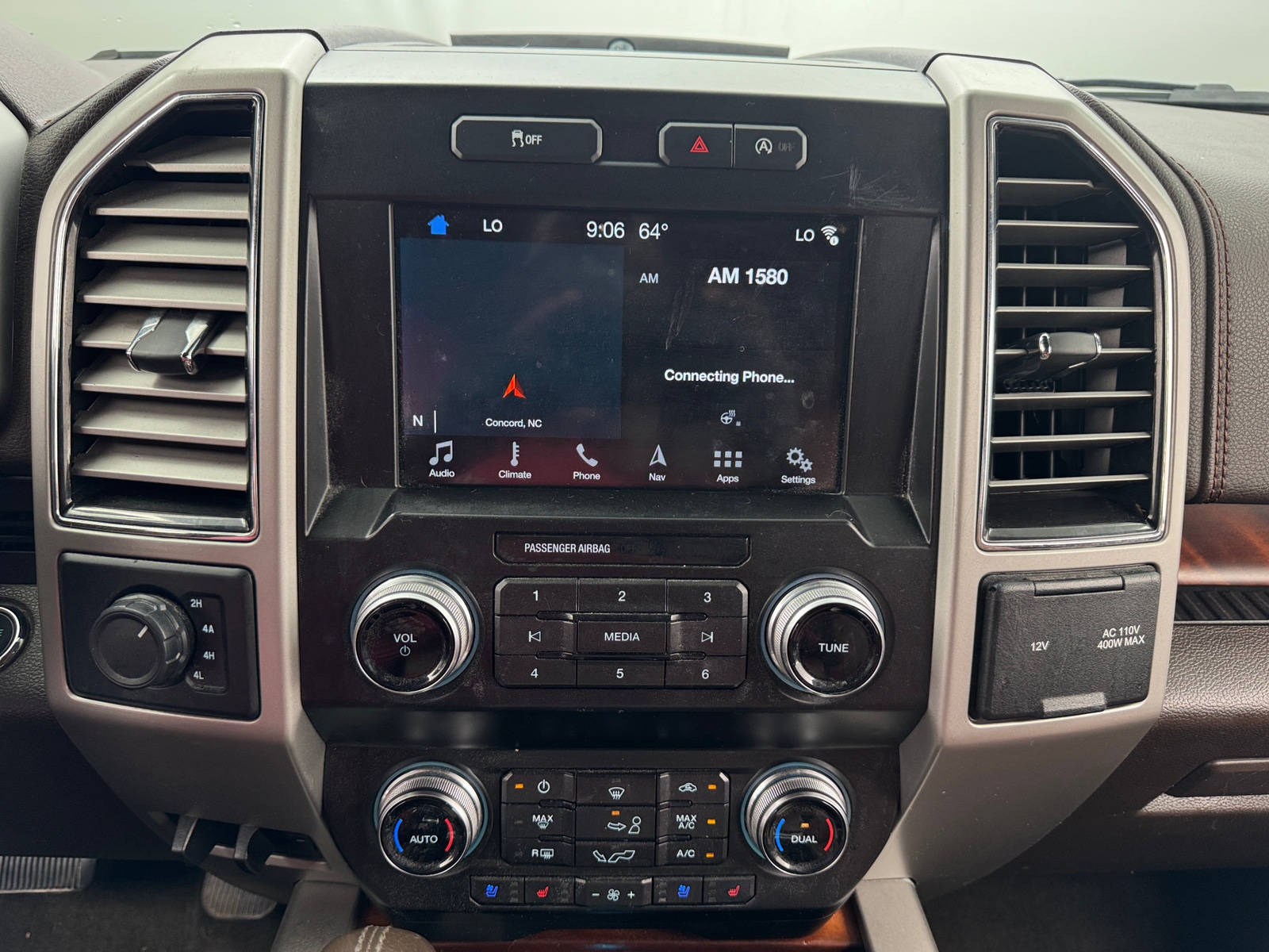 Thumbnail: 2019 Ford Econoline - 3