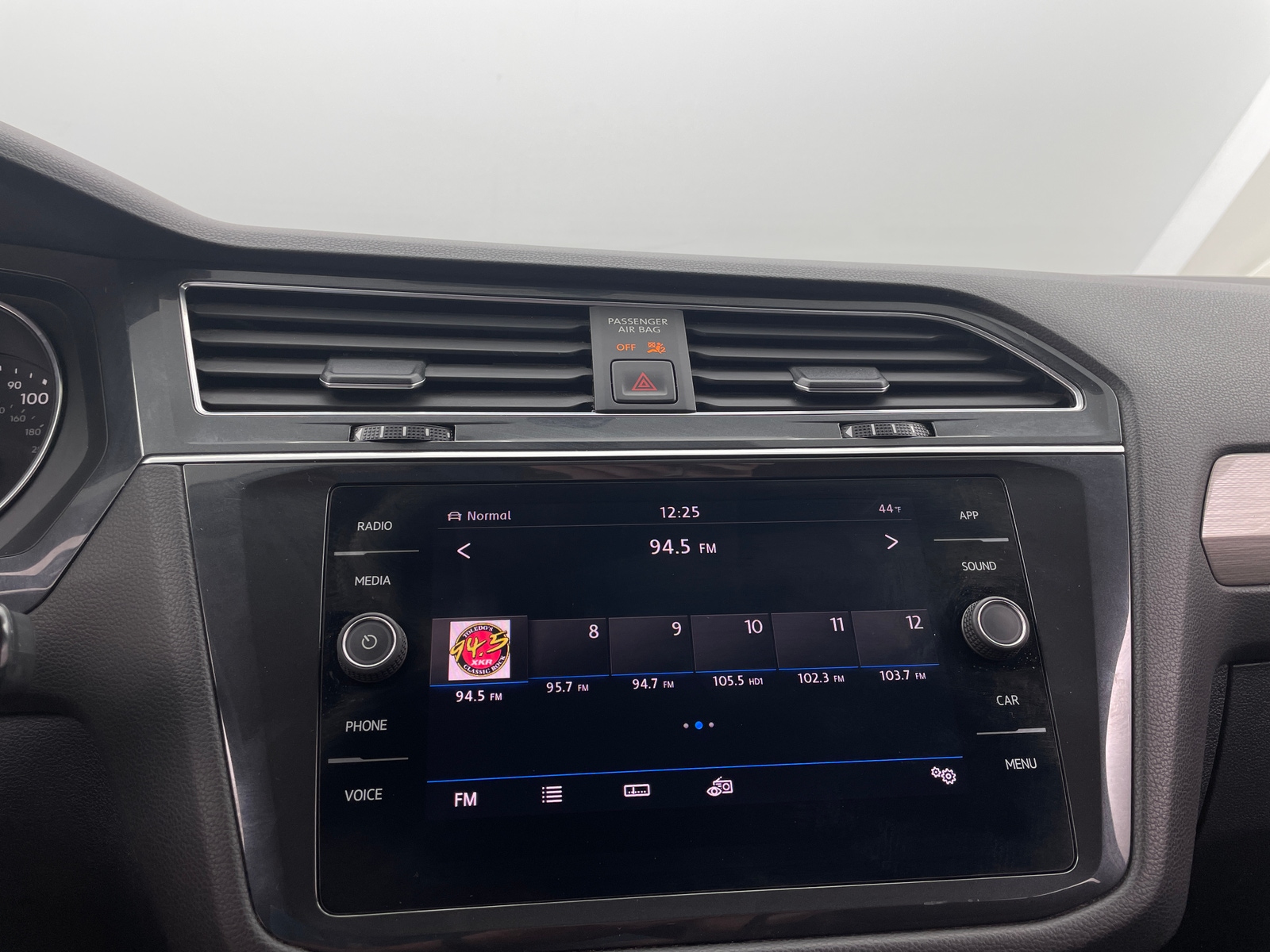 Thumbnail: 2019 Volkswagen Tiguan - 3