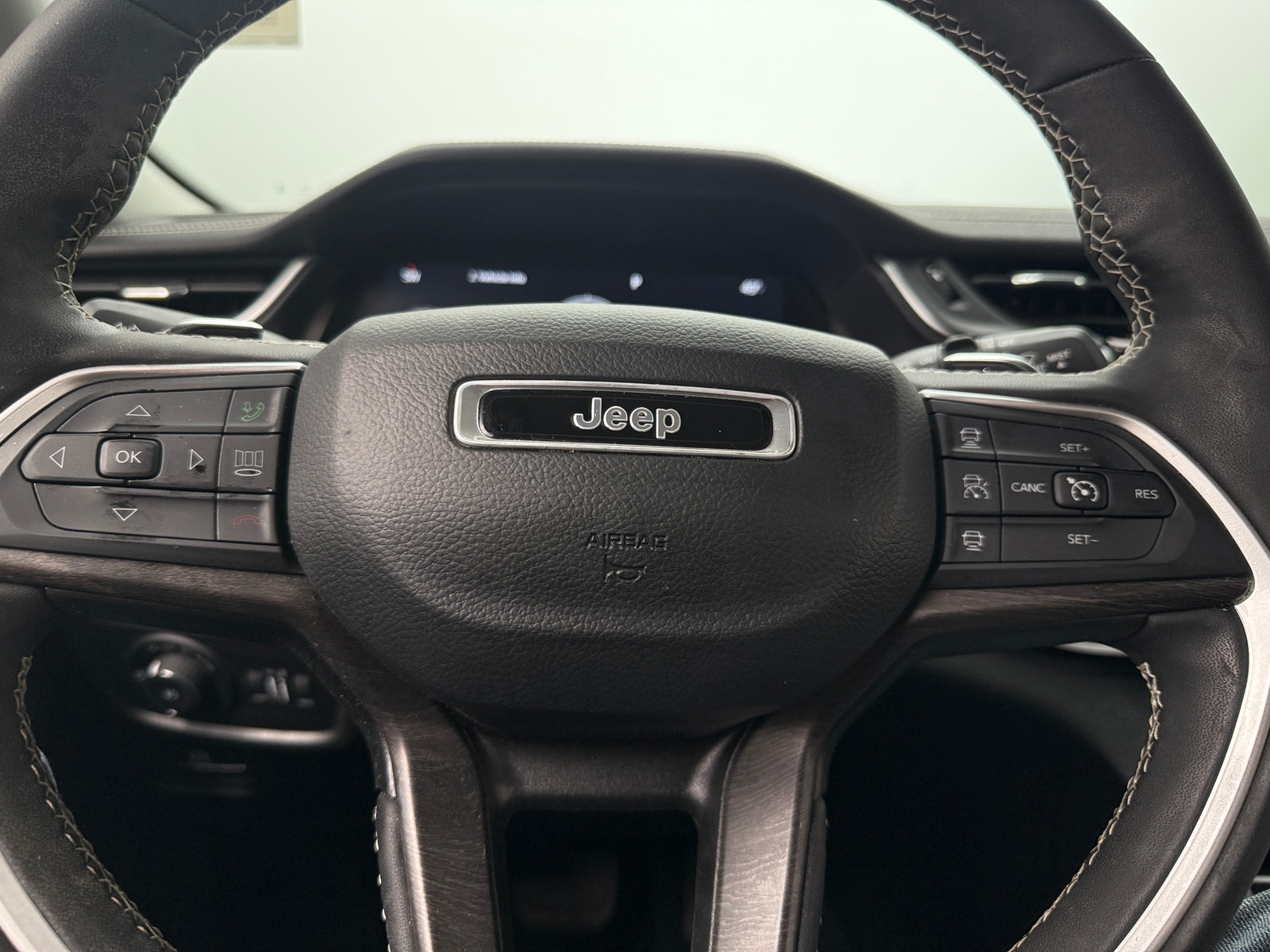 Thumbnail: 2024 Jeep Grand Cherokee - 4