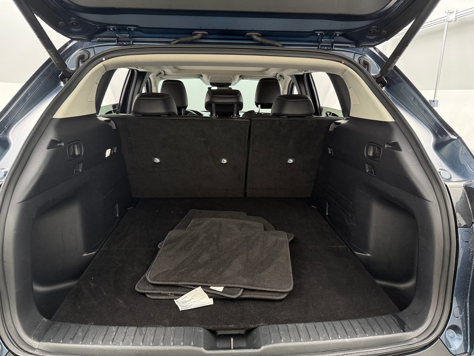 Thumbnail: 2025 Mazda CX-50 - 6