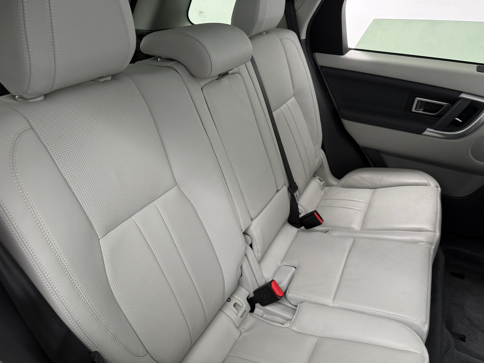 Thumbnail: 2019 Land Rover Discovery Sport - 5