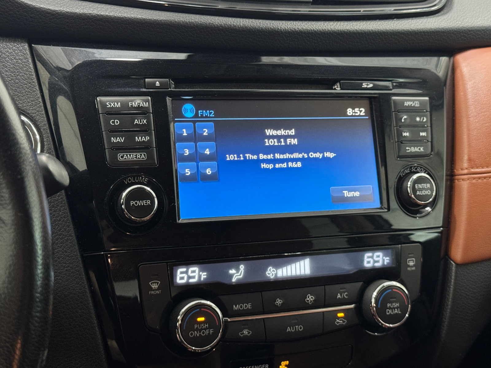 Thumbnail: 2017 Nissan Rogue - 3