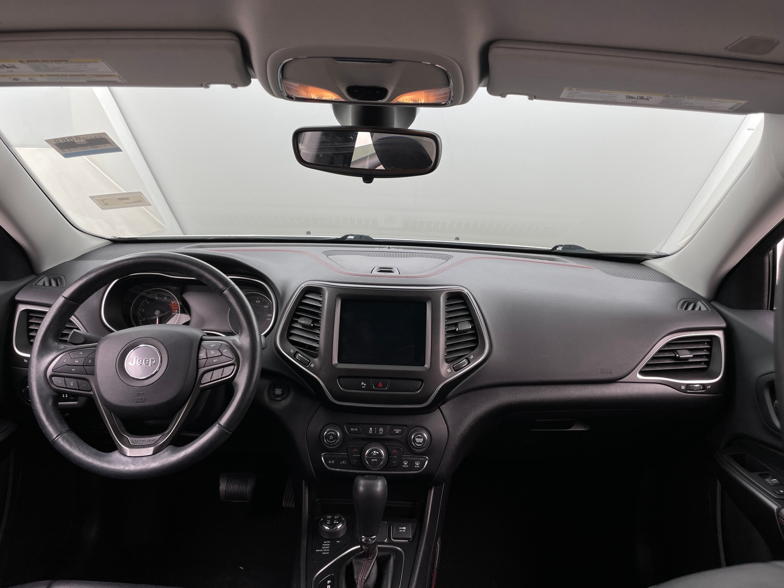 Thumbnail: 2019 Jeep Cherokee - 3