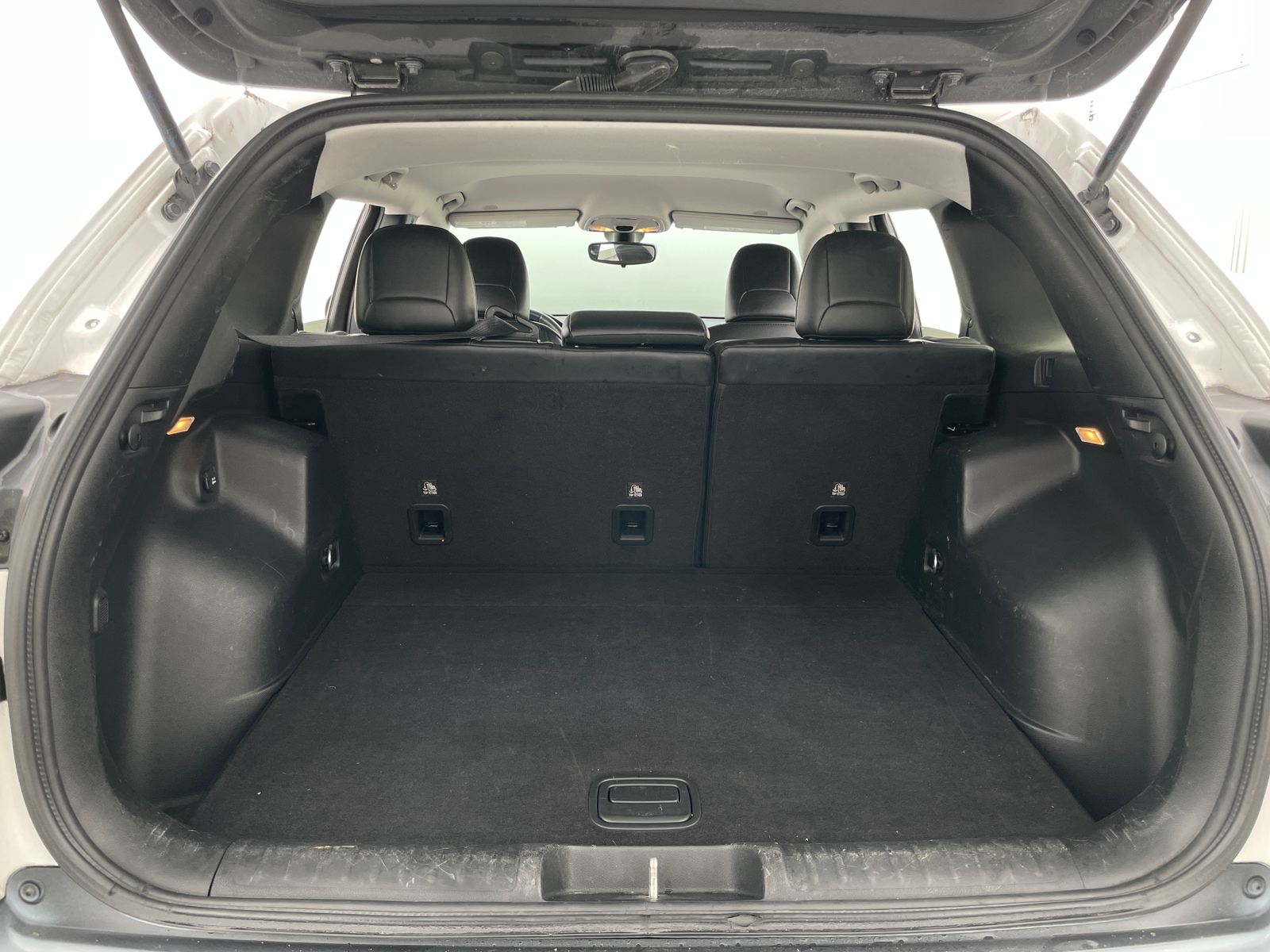 Thumbnail: 2019 Jeep Cherokee - 7