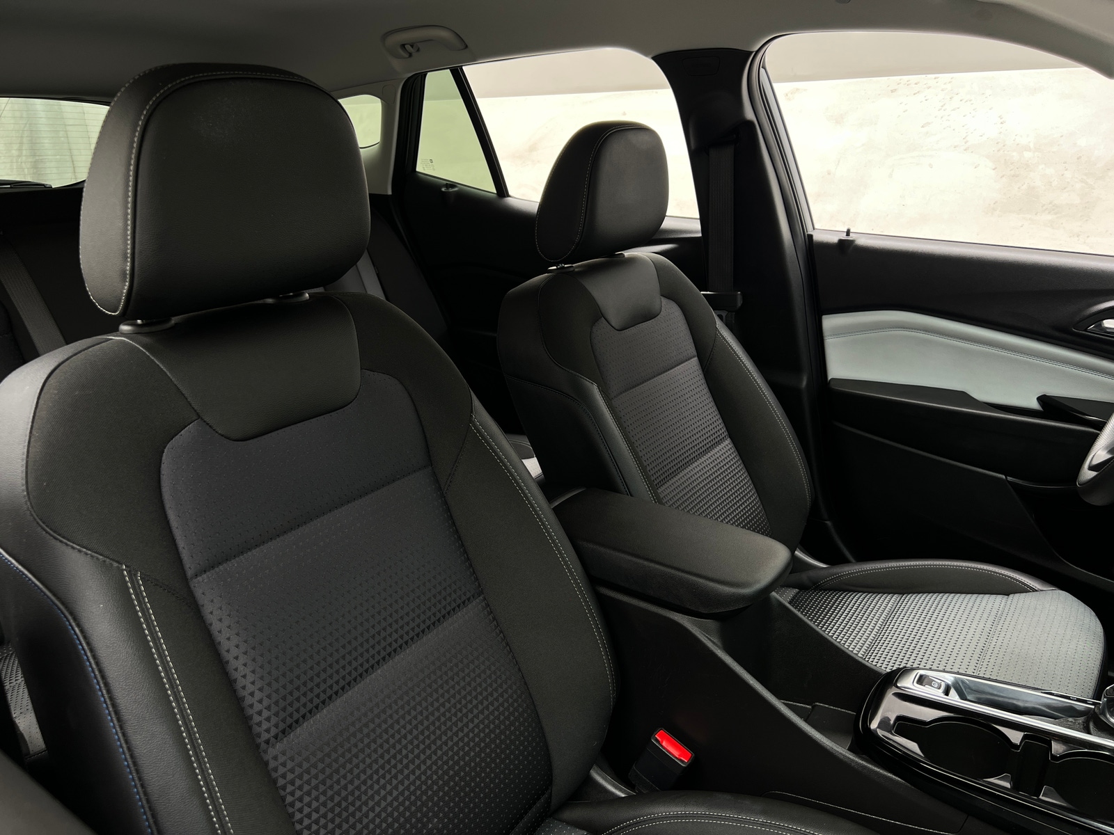 Thumbnail: 2025 Chevrolet Trax - 2