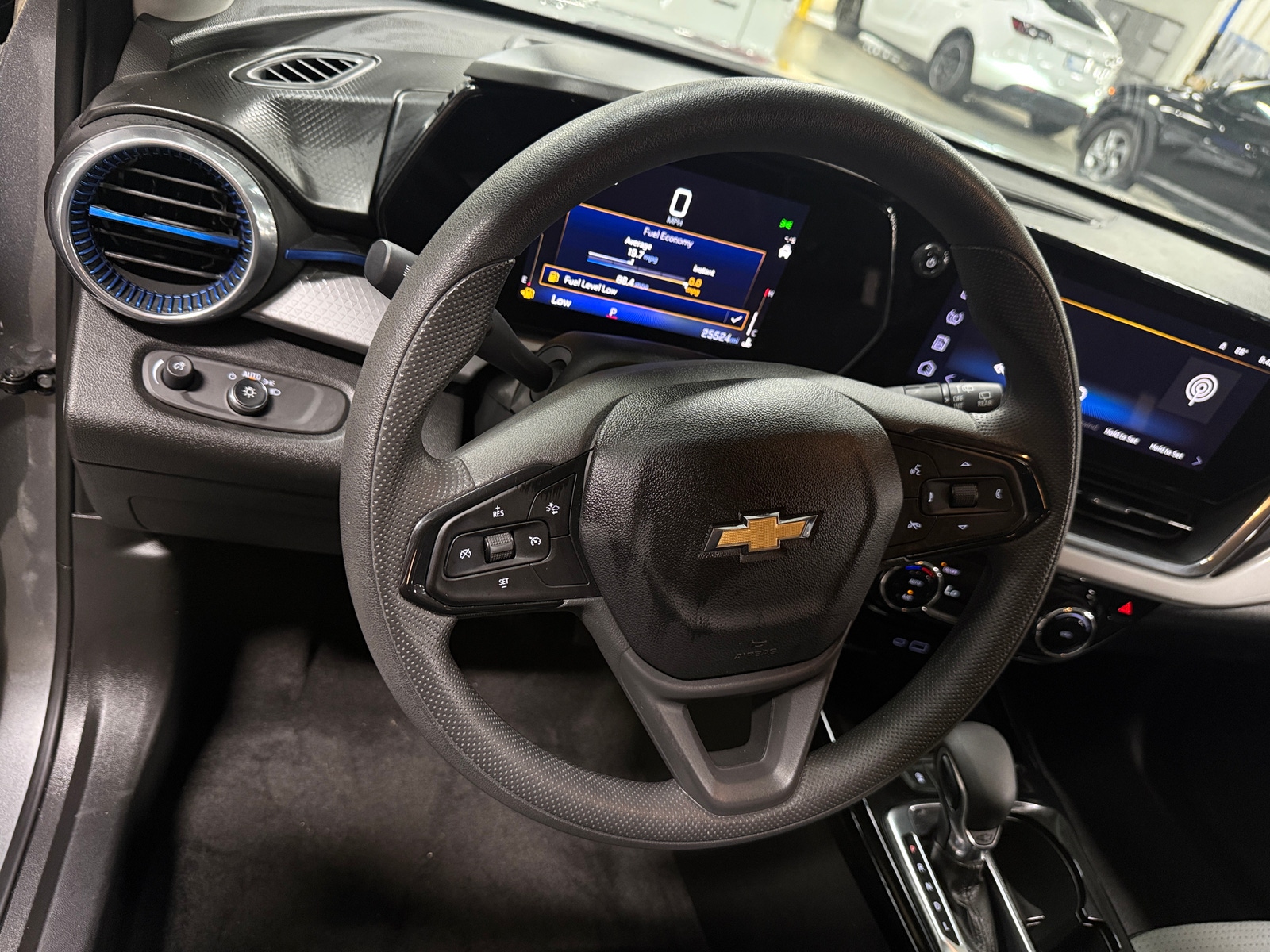 Thumbnail: 2025 Chevrolet Trax - 5