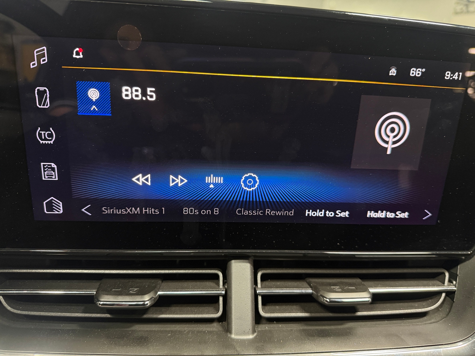 Thumbnail: 2025 Chevrolet Trax - 4