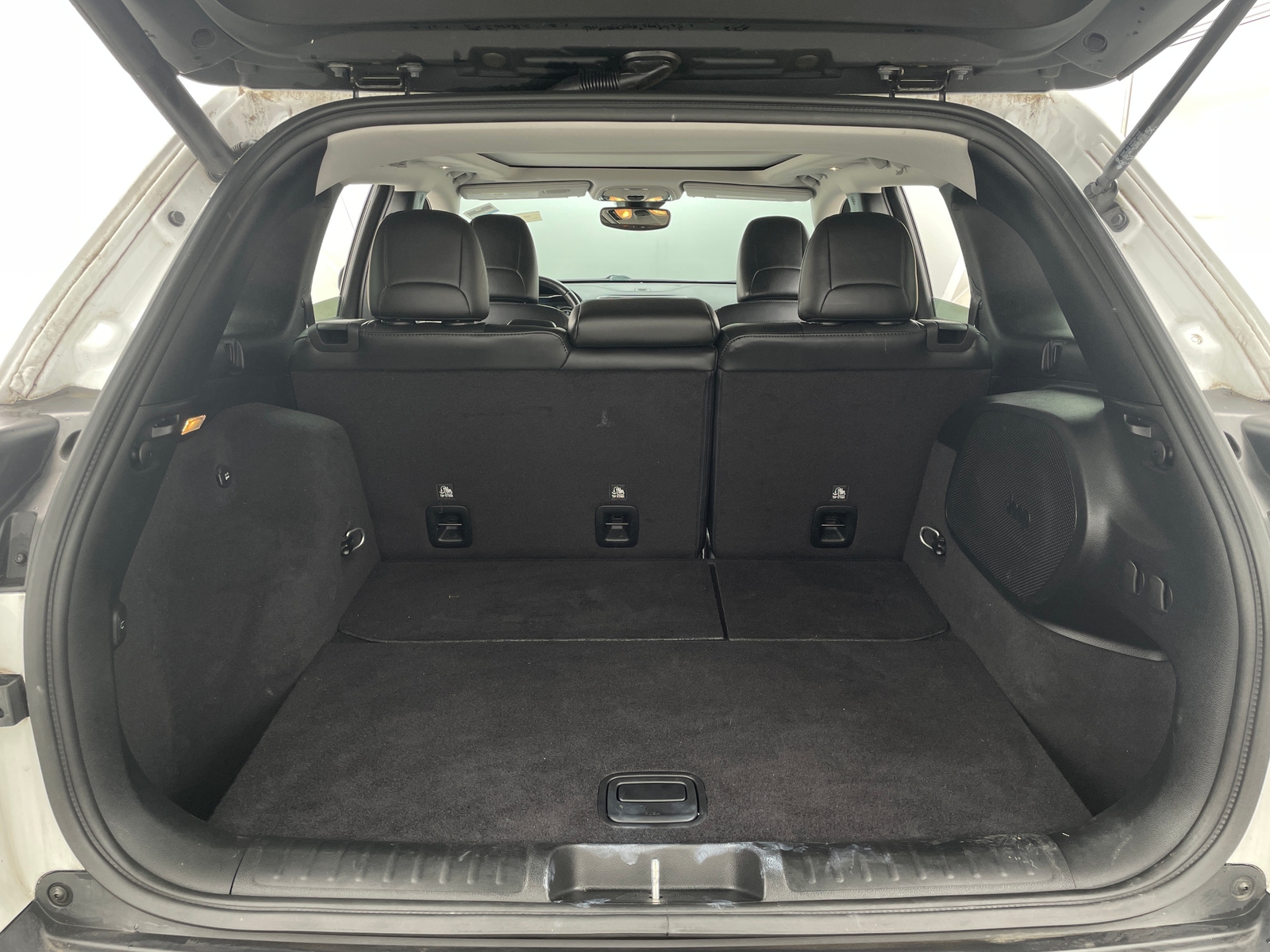 Thumbnail: 2021 Jeep Cherokee - 6