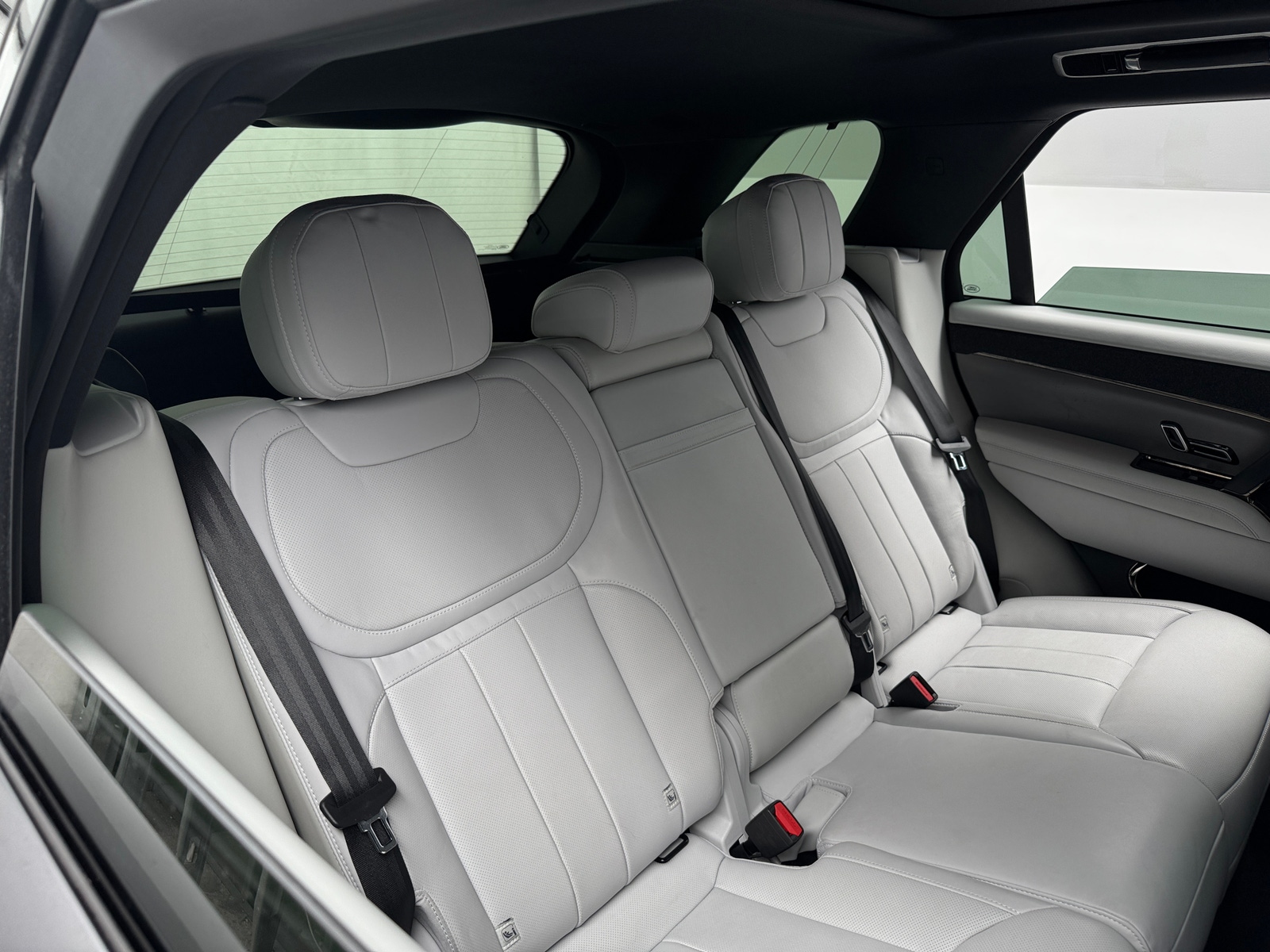 Thumbnail: 2025 Land Rover Range Rover Sport - 5