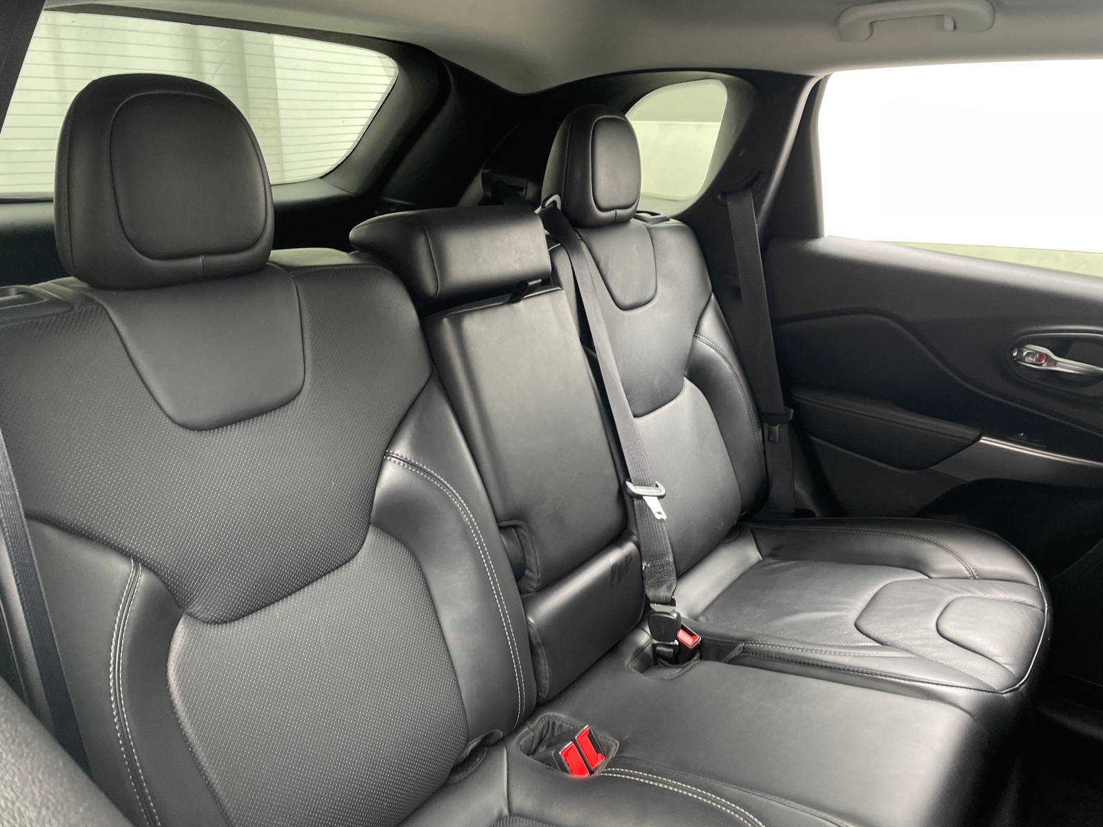 Thumbnail: 2020 Jeep Cherokee - 5