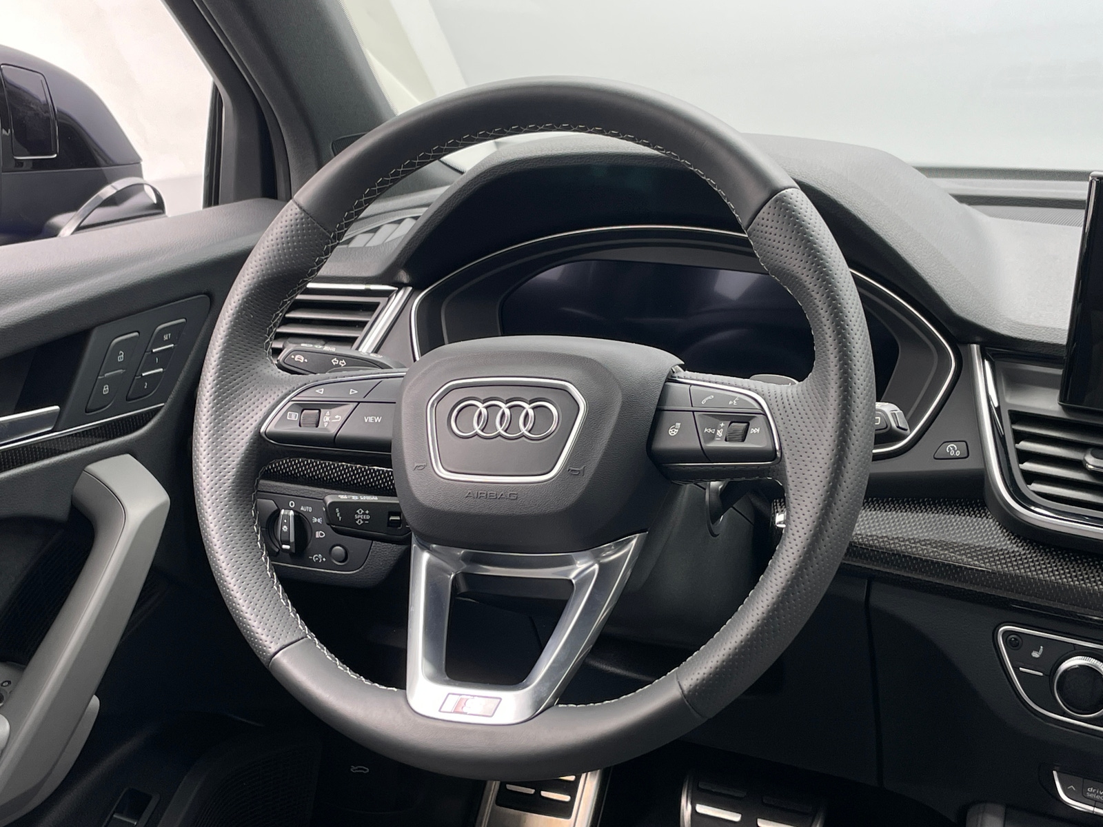 Thumbnail: 2024 Audi SQ5 - 4