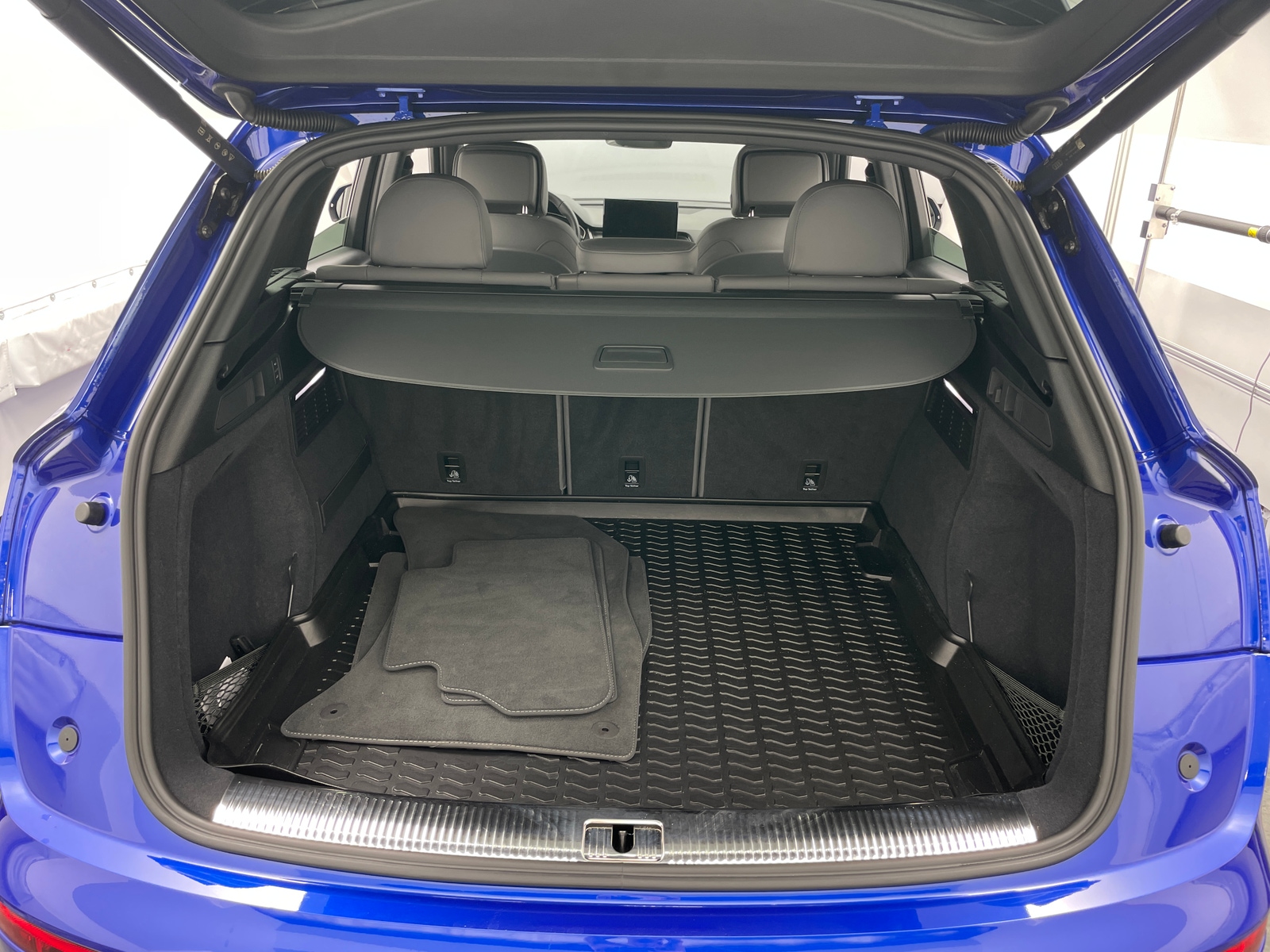 Thumbnail: 2024 Audi SQ5 - 6