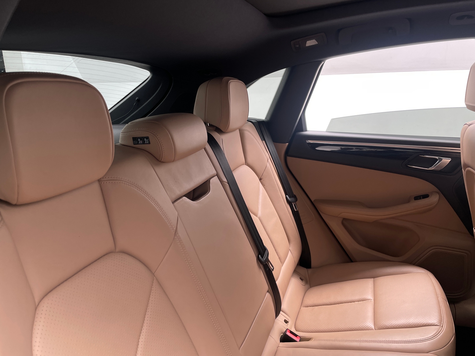 Thumbnail: 2023 Porsche Macan - 5