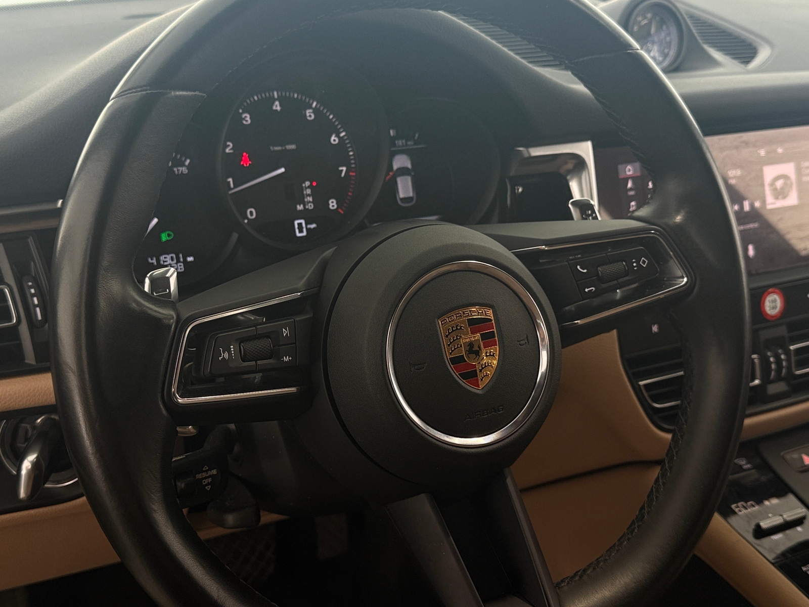 Thumbnail: 2023 Porsche Macan - 4