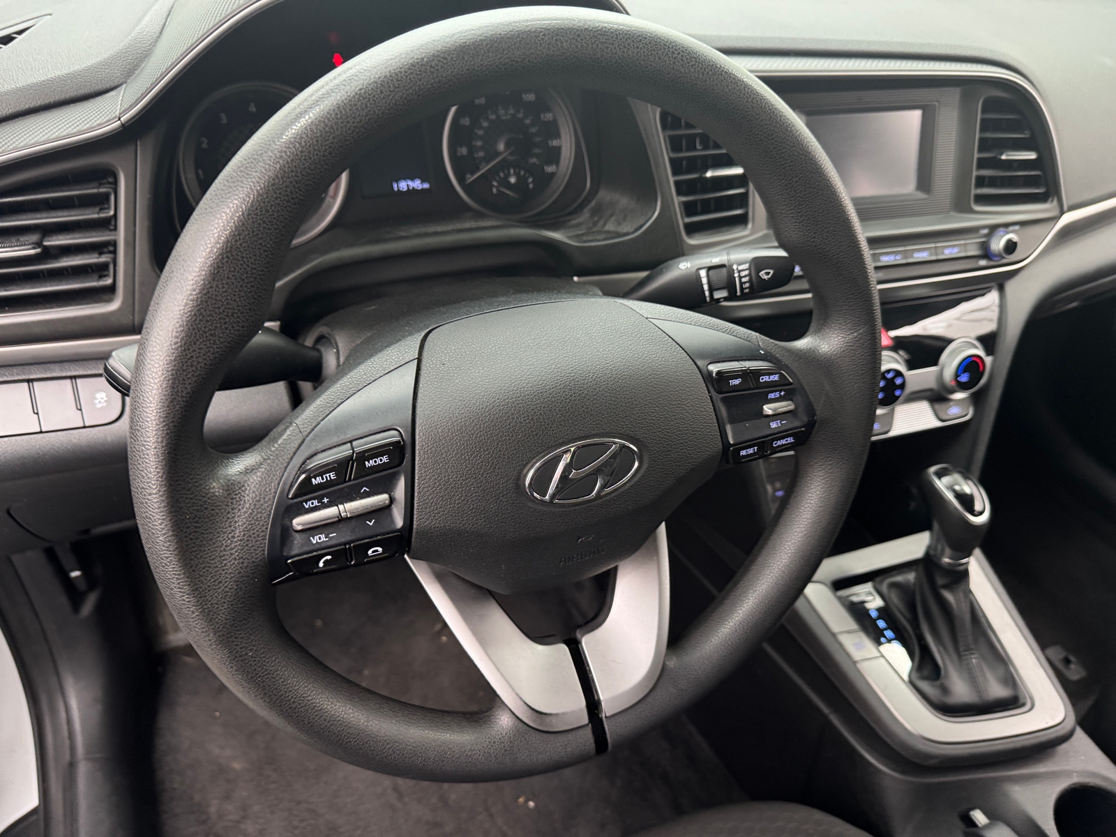 Thumbnail: 2019 Hyundai Elantra - 5