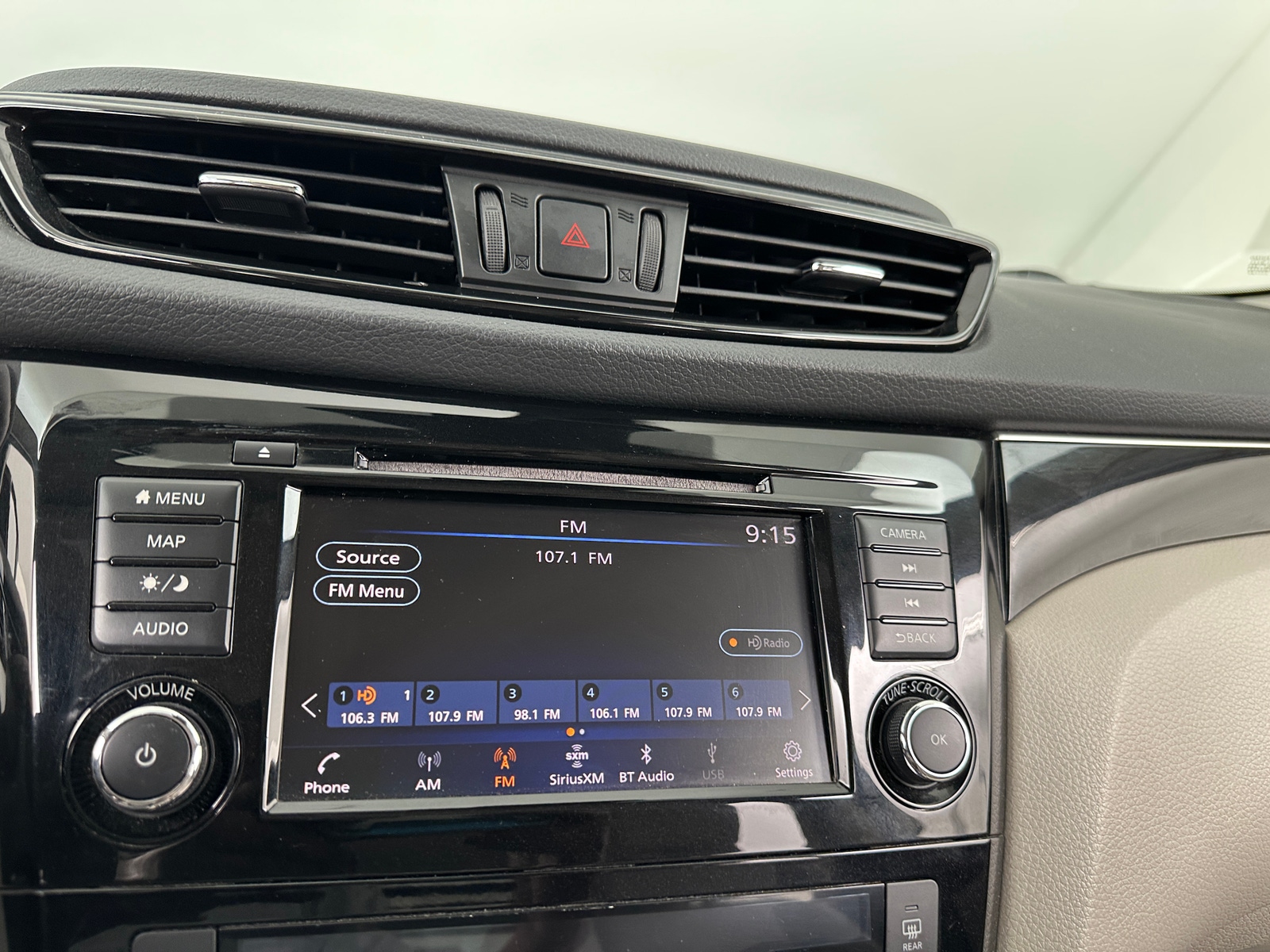 Thumbnail: 2019 Nissan Rogue Sport - 3