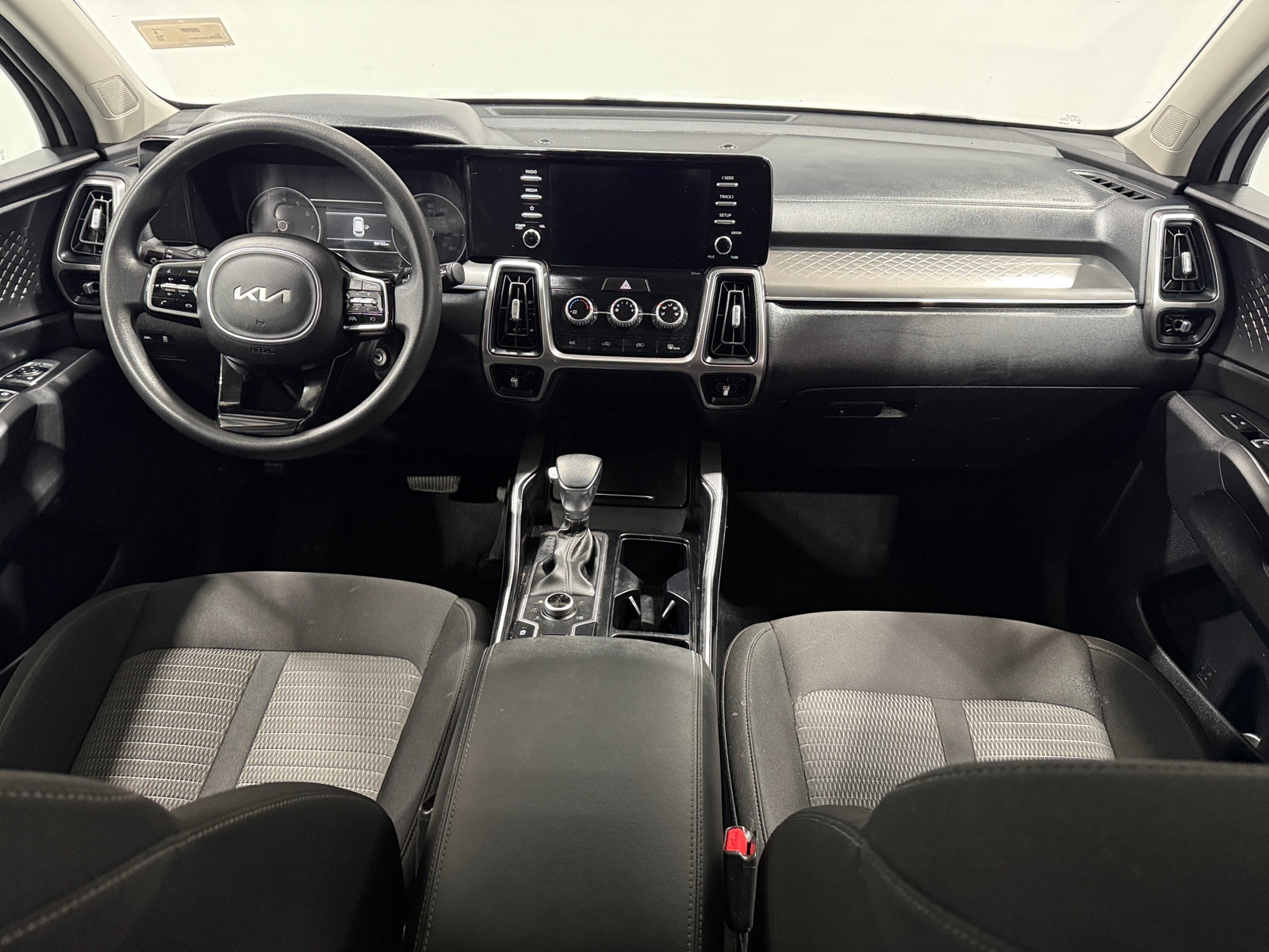 Thumbnail: 2023 Kia Sorento - 3